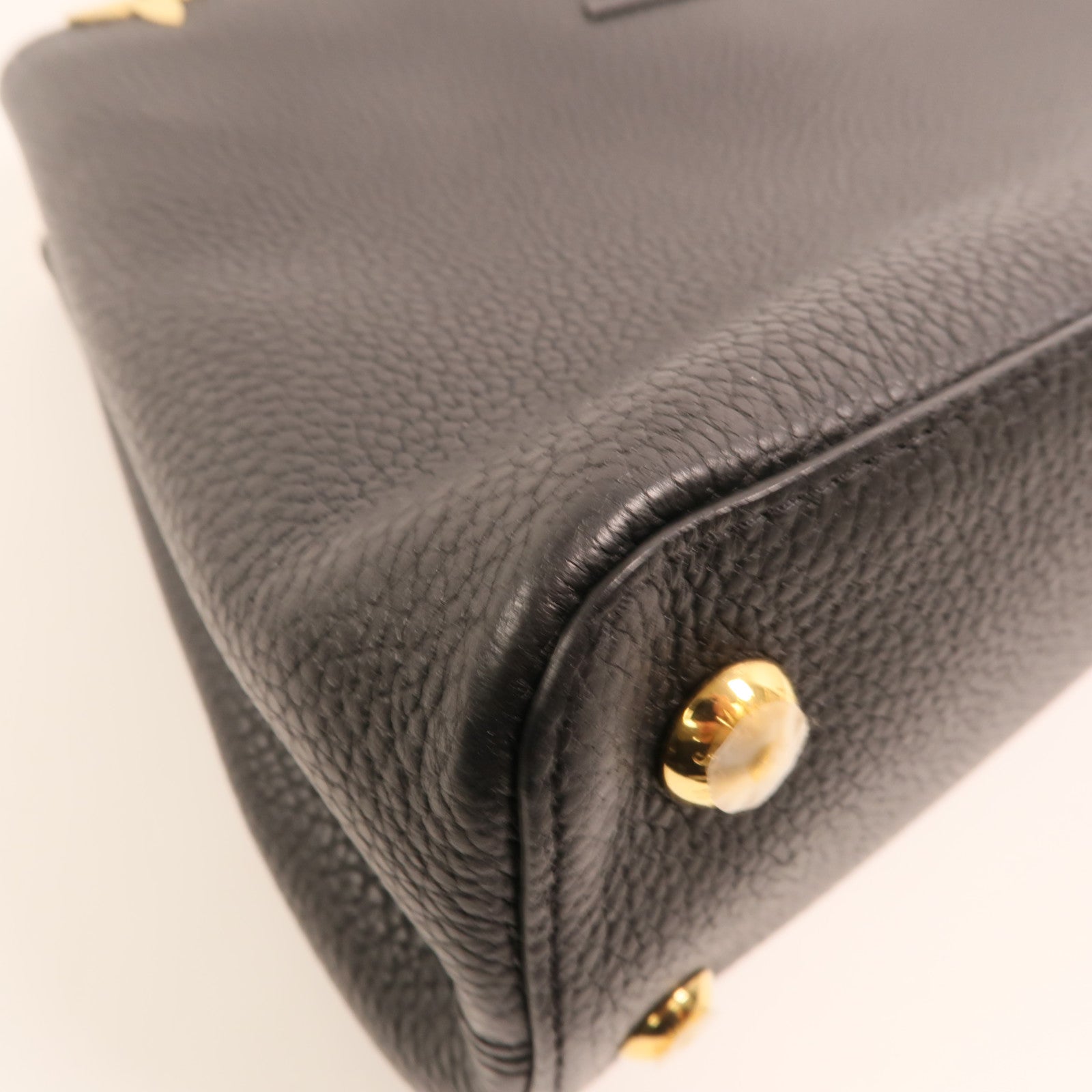 LOUIS VUITTON 牛皮皮革Capucines MM金扣手挽肩背兩用袋