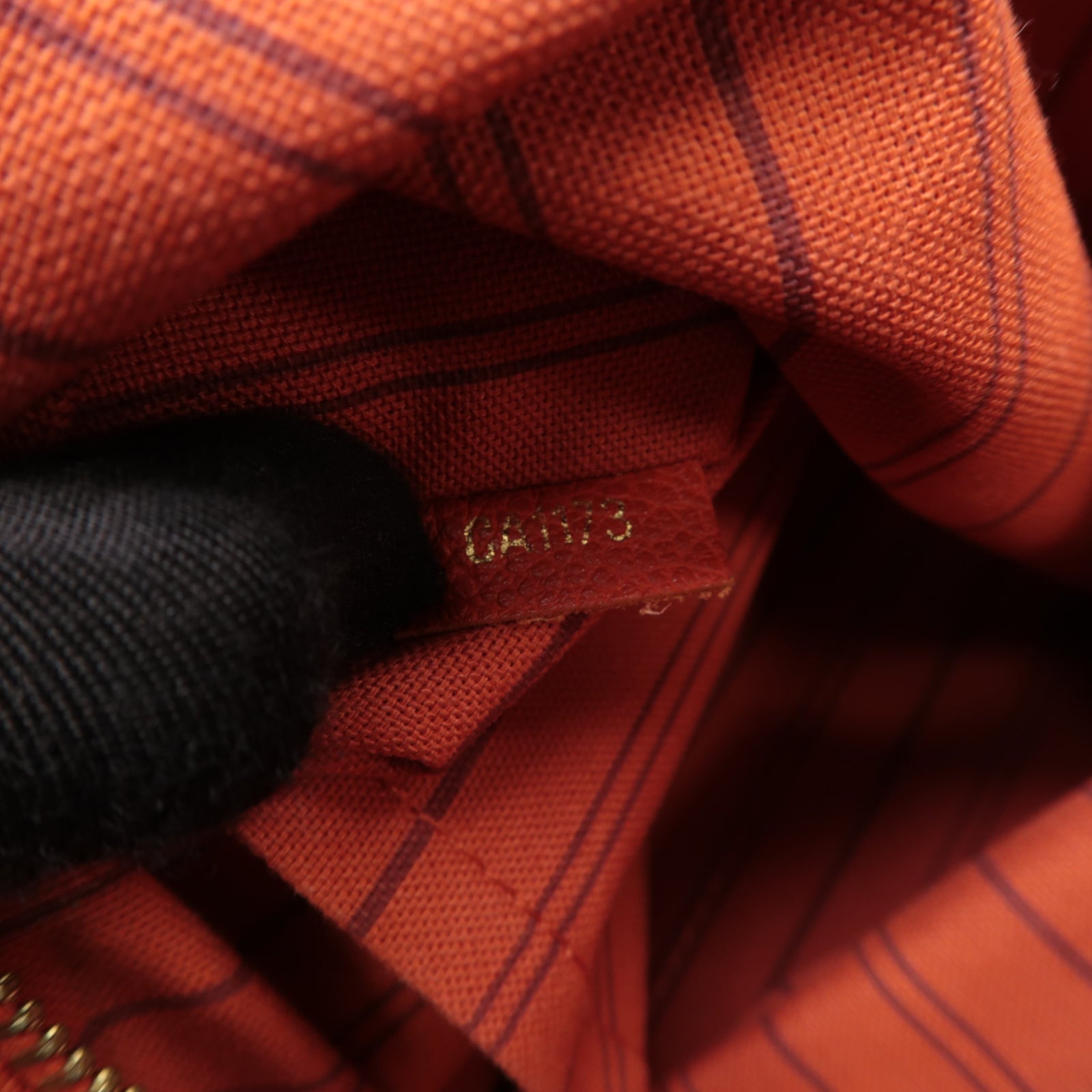LOUIS VUITTON 【激減優惠】Monogram Empreinte Citadine PM金扣肩背袋紅色