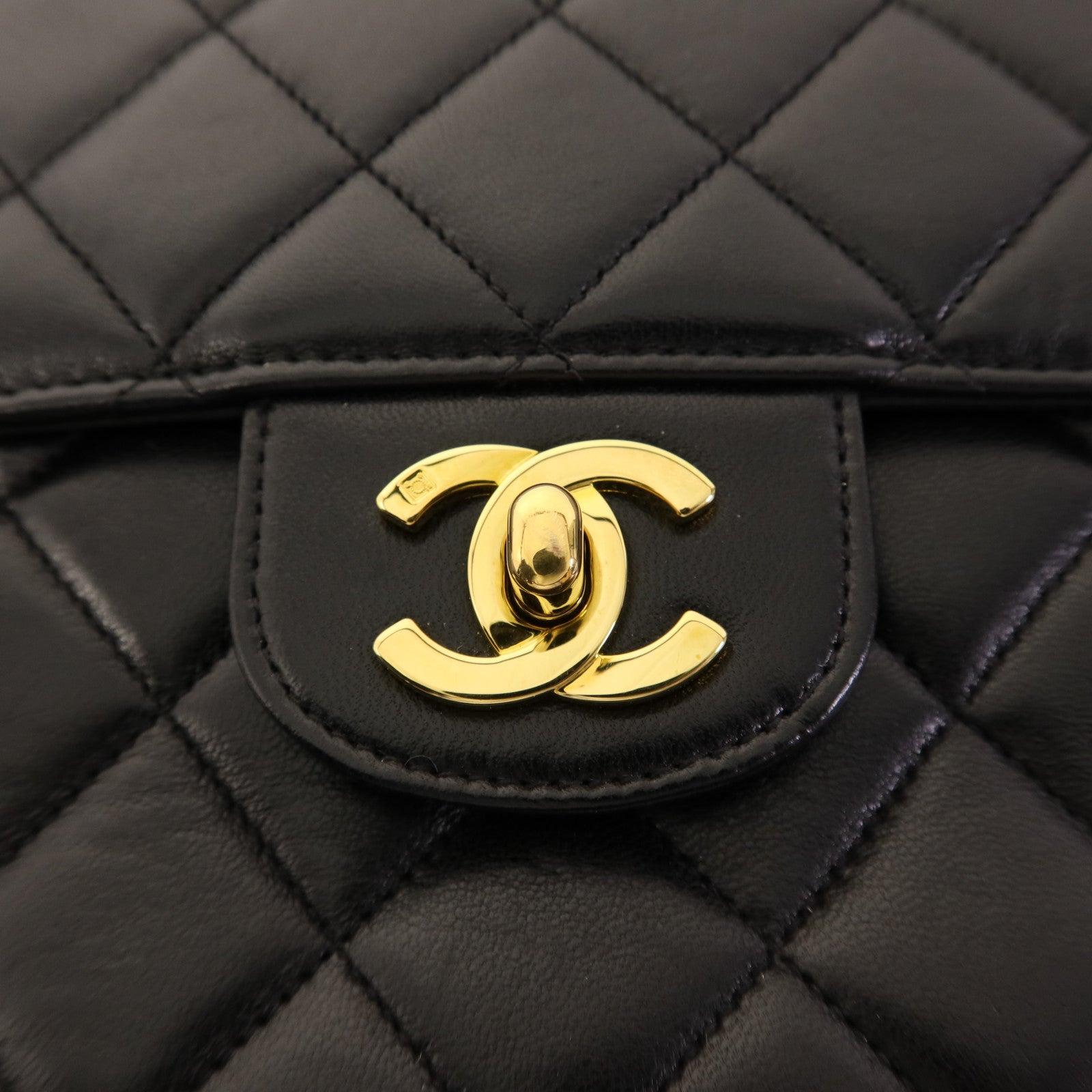 CHANEL 羊皮皮革Chain Shoulder金扣鏈帶肩背袋