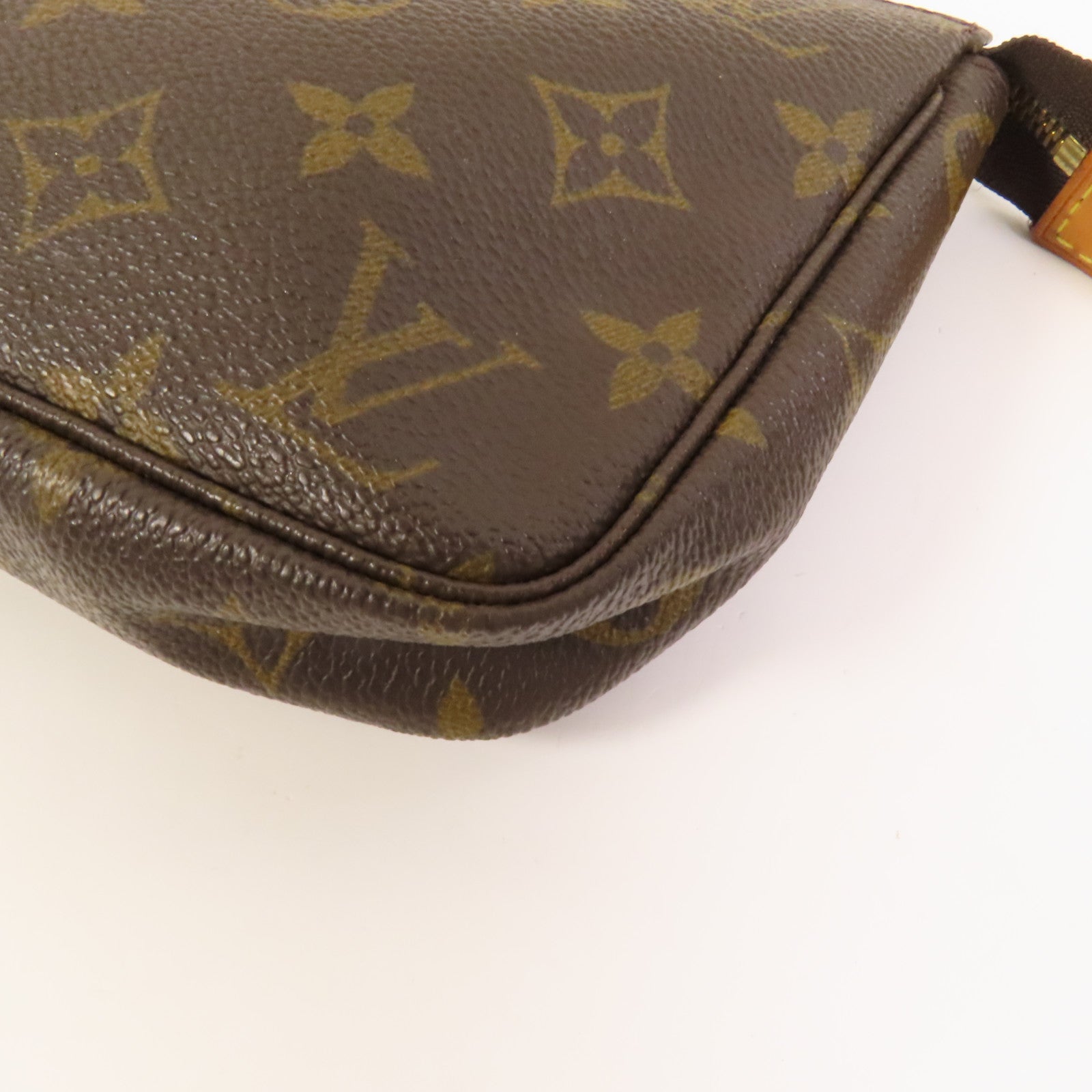 LOUIS VUITTON Monogram Pochette Accessoires金扣手挽袋棕色