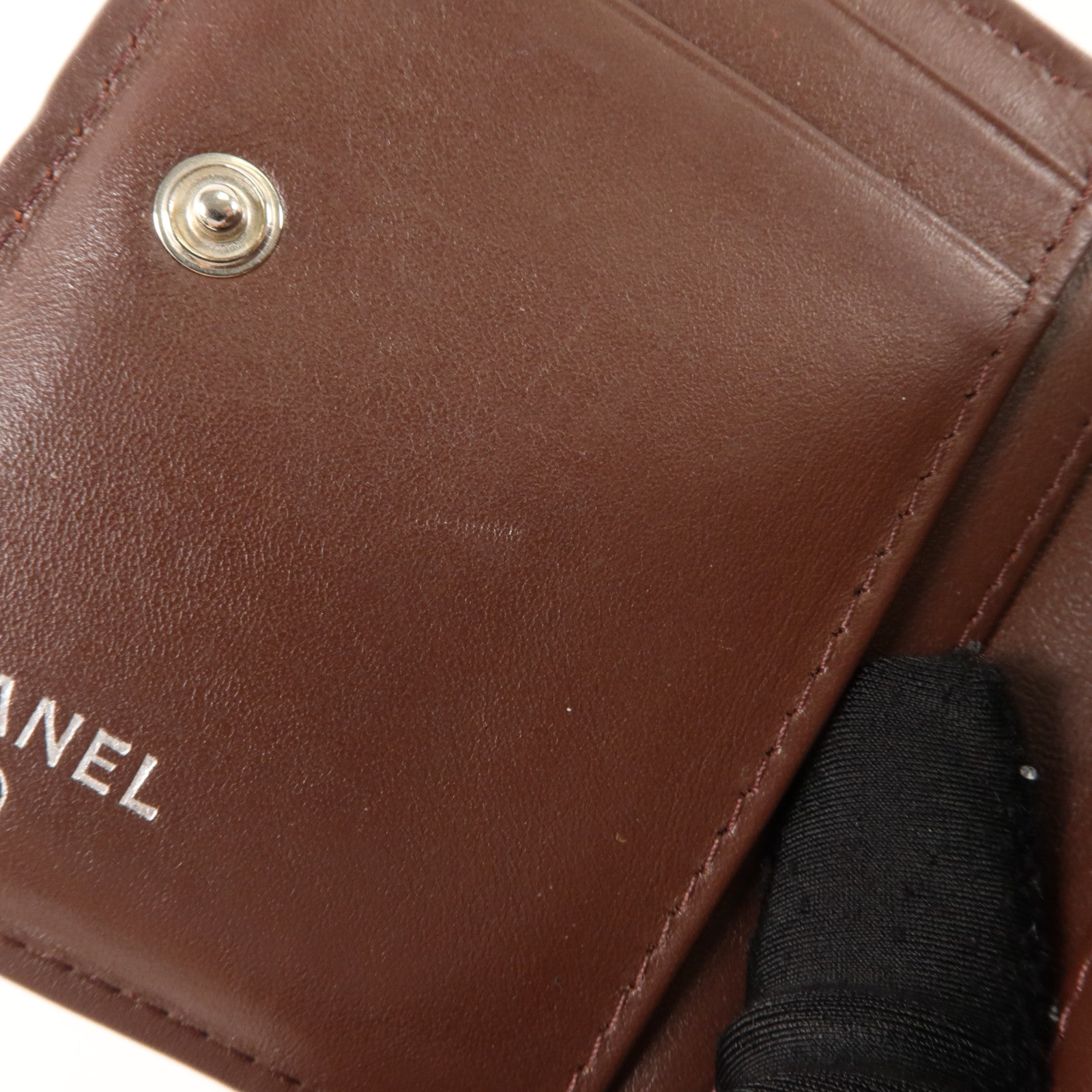 CHANEL 牛皮皮革Compact Wallet銀扣錢包