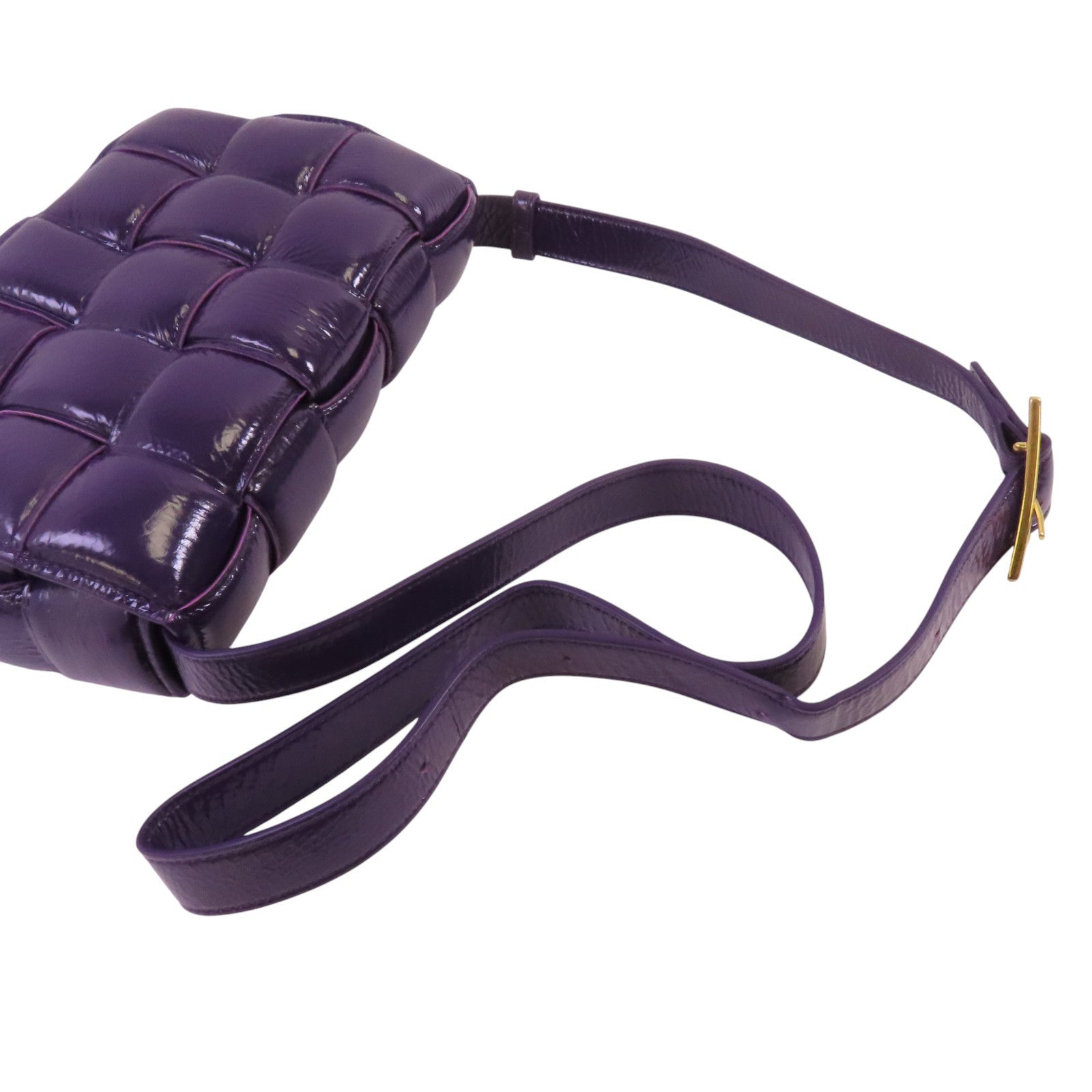 BOTTEGA VENETA 漆皮皮革Panted Cassette金扣肩背袋