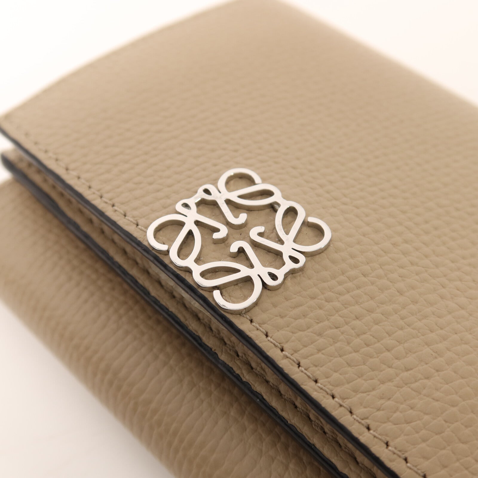 LOEWE 牛皮皮革Wallet銀扣錢包