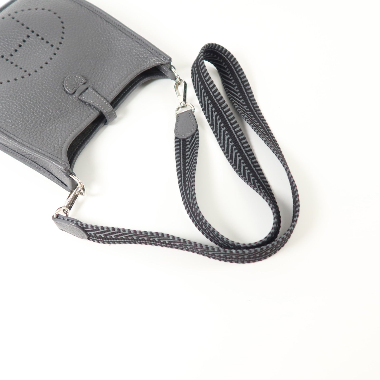 HERMES Clemence皮革Evelyne TPM銀扣肩背袋Gris Misty
