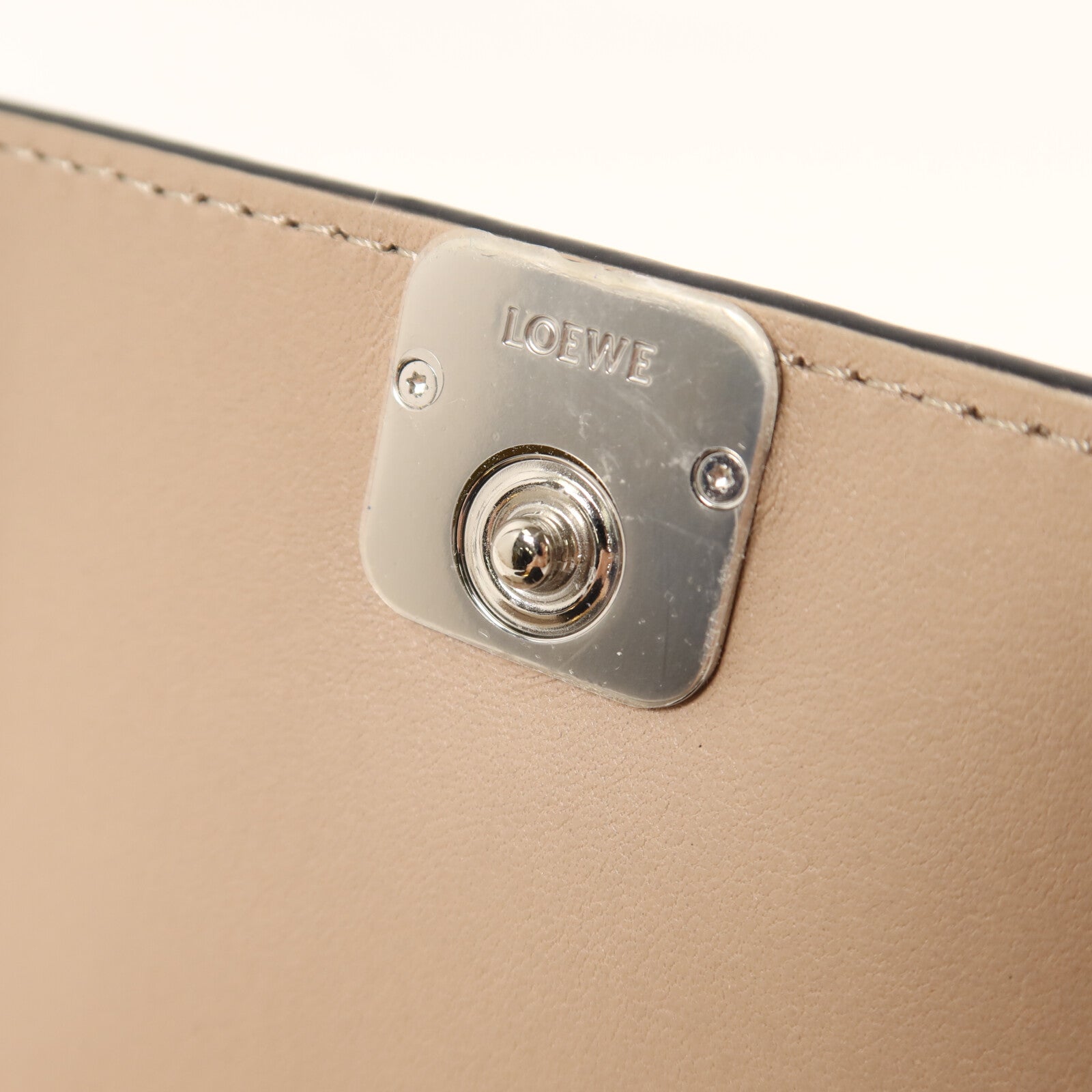 LOEWE 牛皮皮革Wallet銀扣錢包