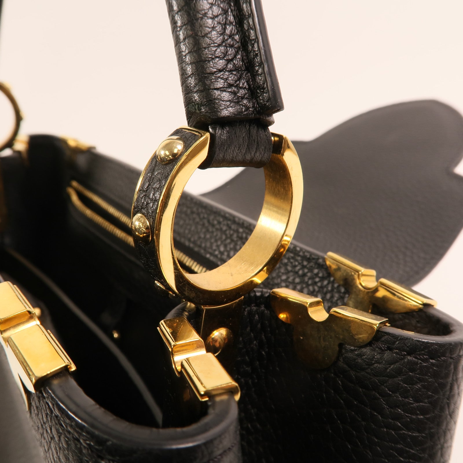 LOUIS VUITTON 牛皮皮革Capucines MM金扣手挽肩背兩用袋