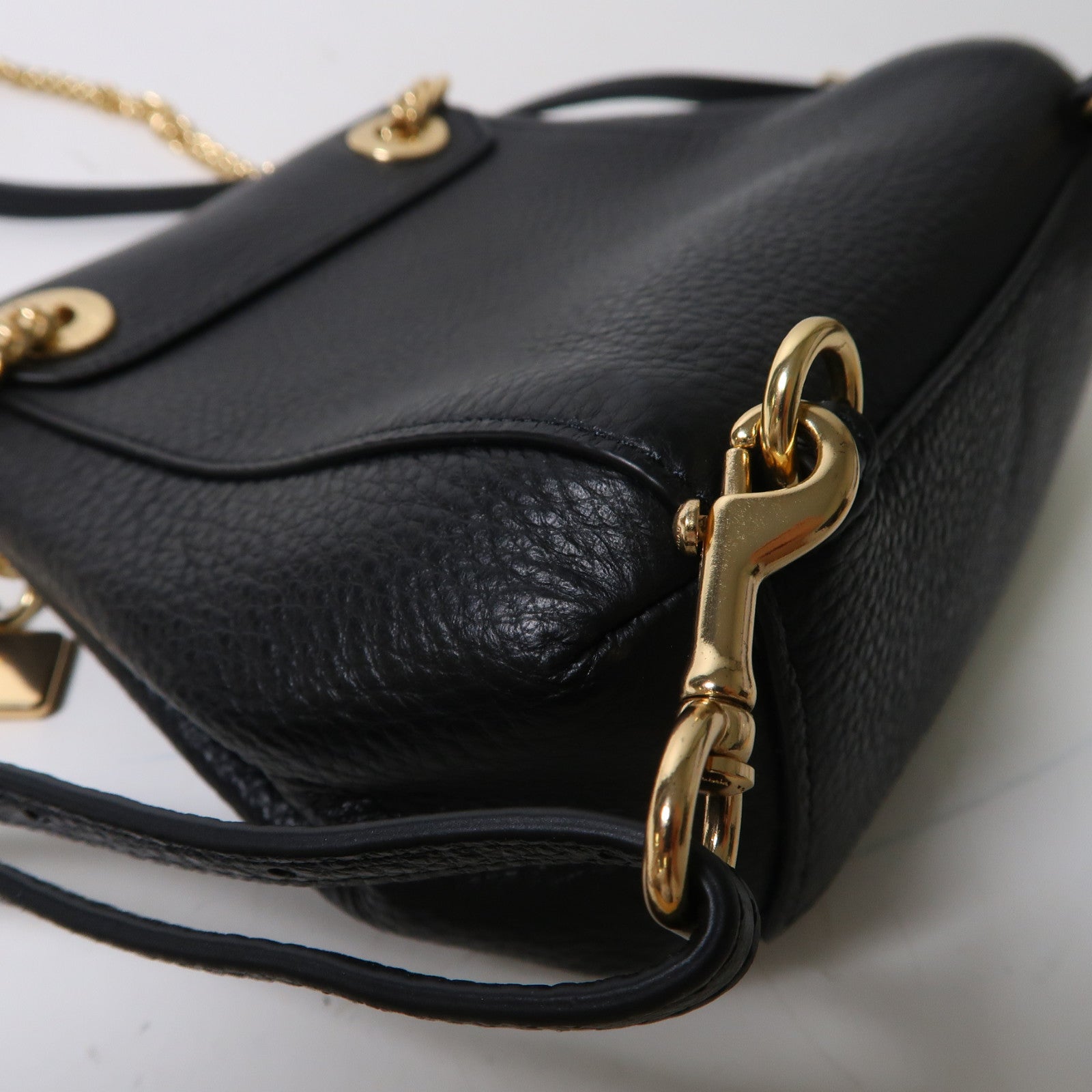 COACH 牛皮皮革Backpack金扣鏈帶背包黑色