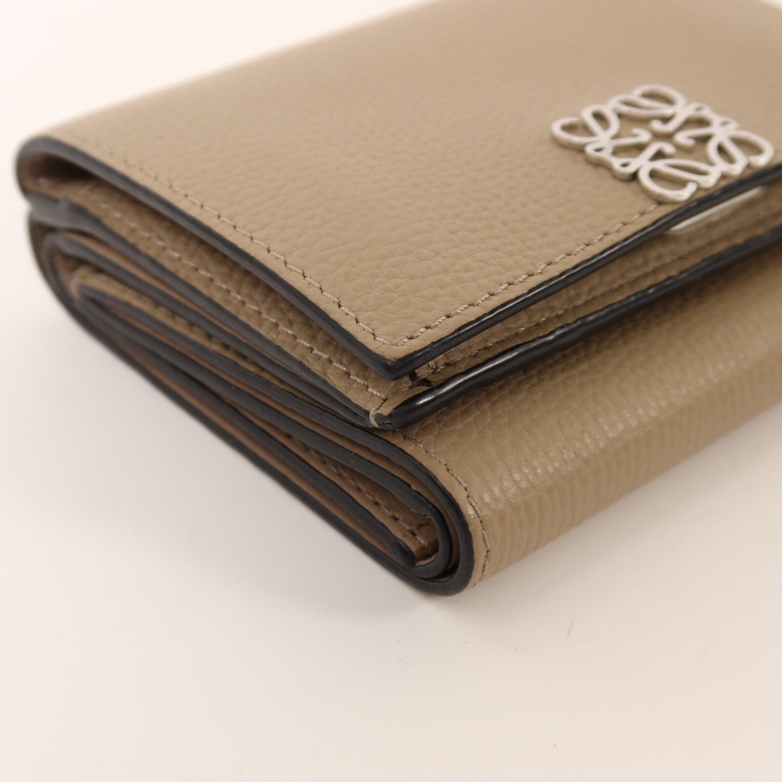 LOEWE 牛皮皮革Wallet銀扣錢包