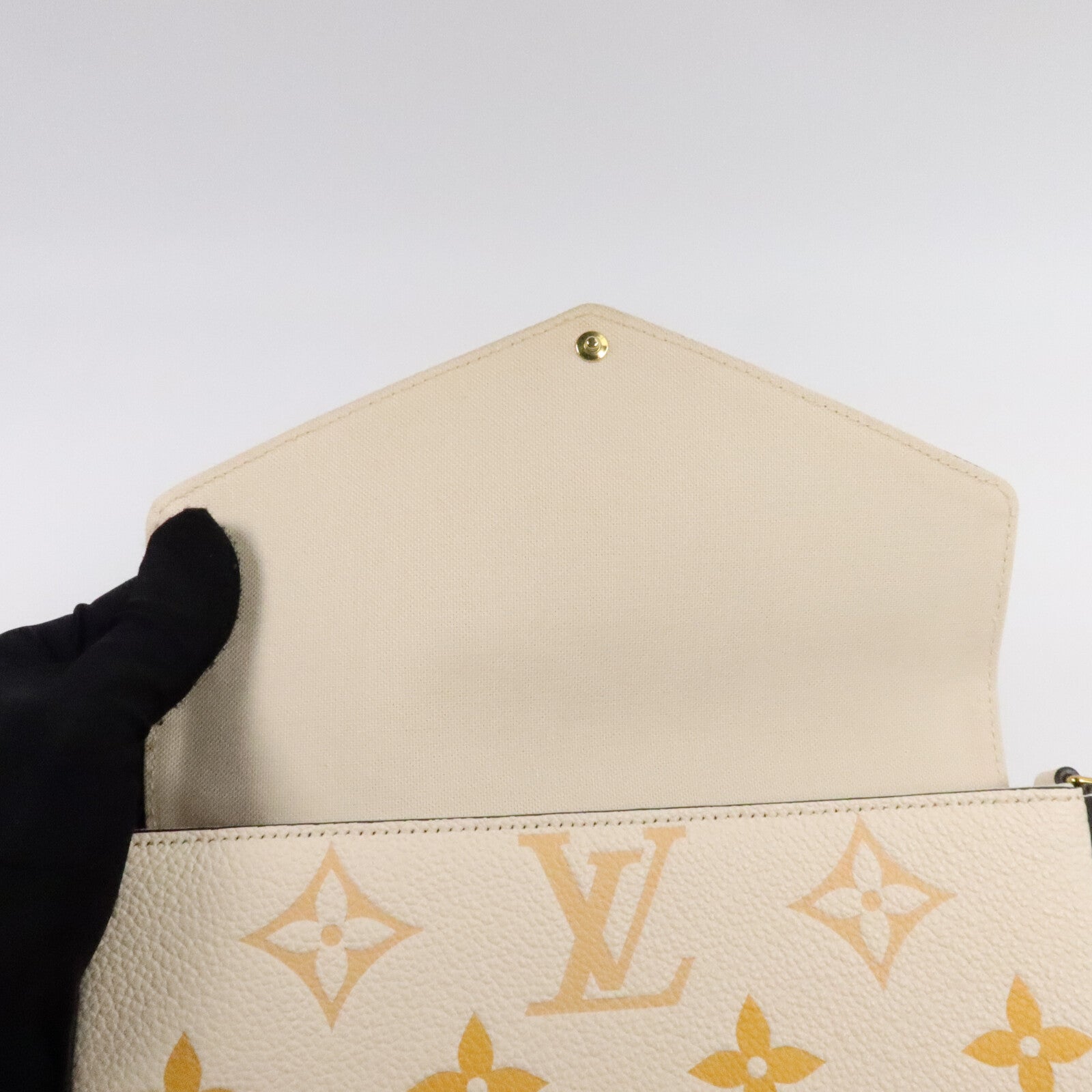 LOUIS VUITTON Monogram Empreinte Pochette Felicie肩背袋