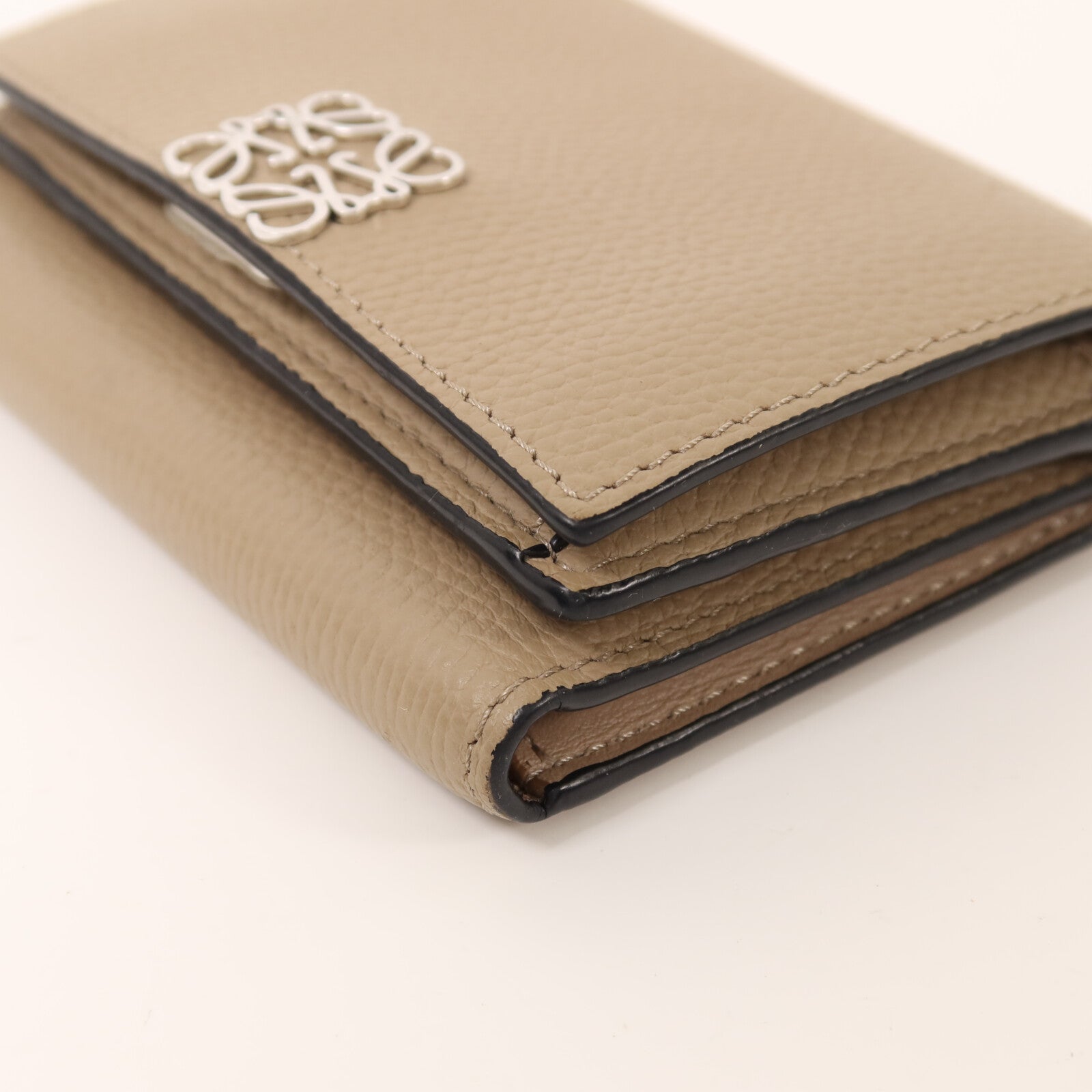 LOEWE 牛皮皮革Wallet銀扣錢包