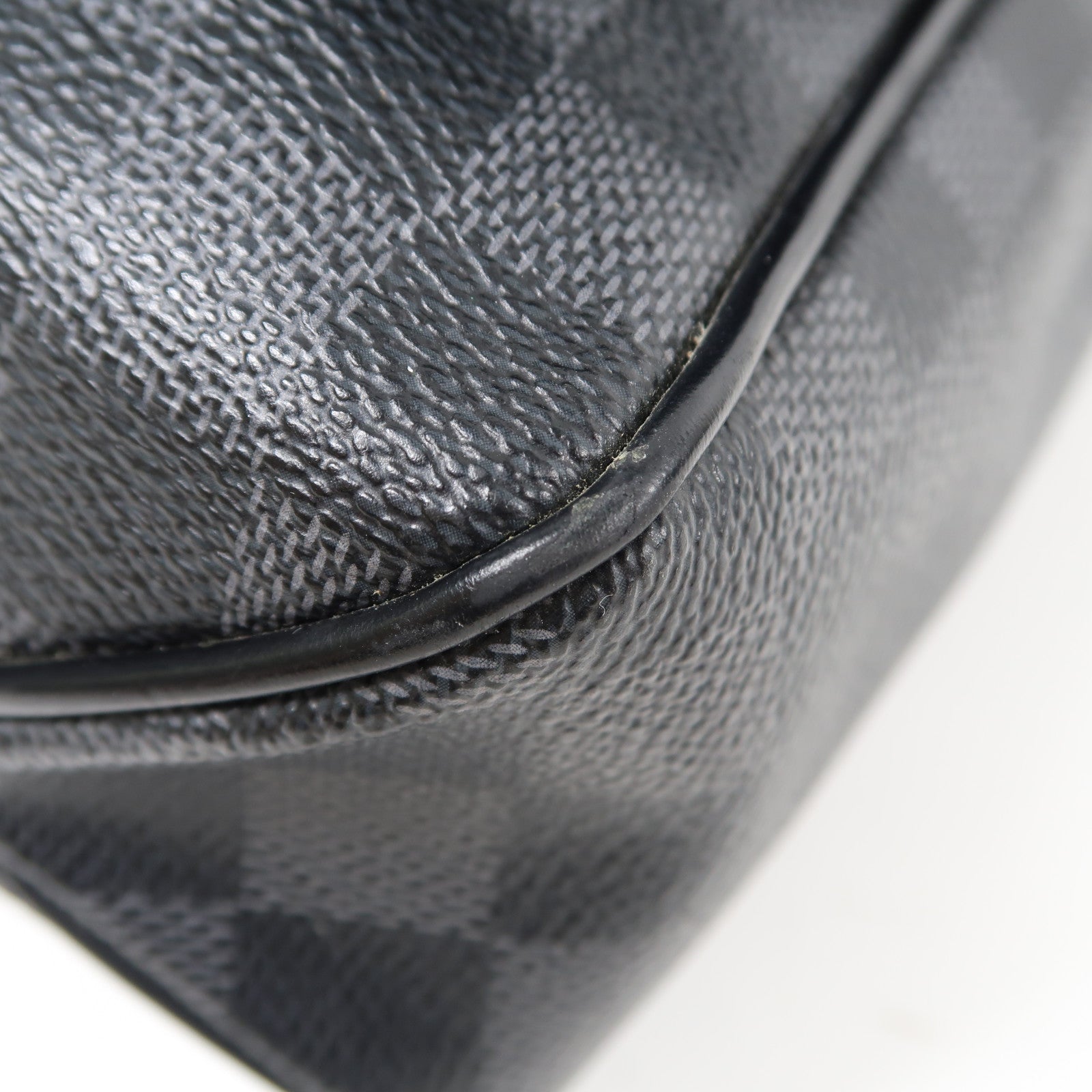 LOUIS VUITTON Damier Graphite District PM銀扣肩背袋黑色