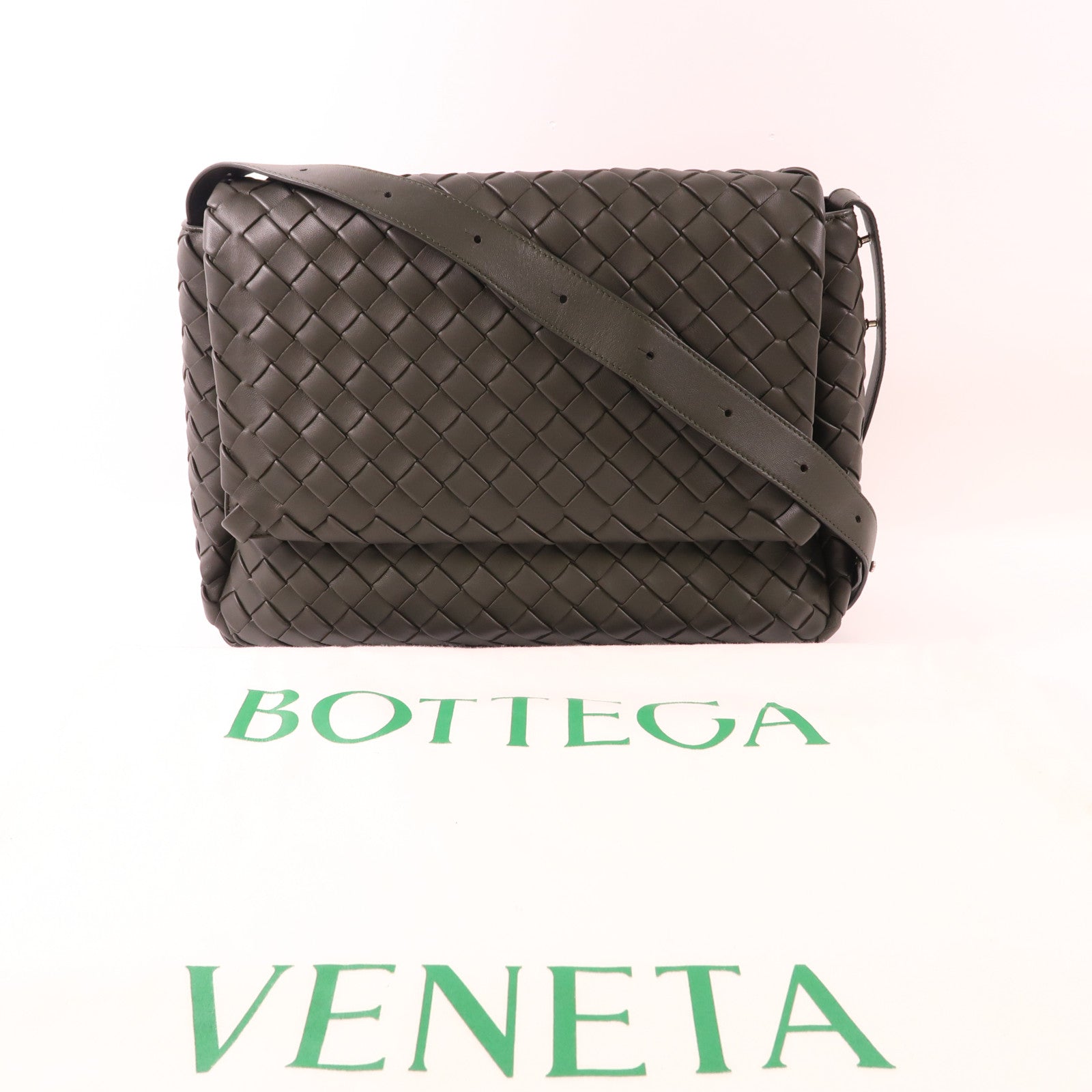 BOTTEGA VENETA 牛皮皮革Large Cobble Messenger銀扣肩背袋