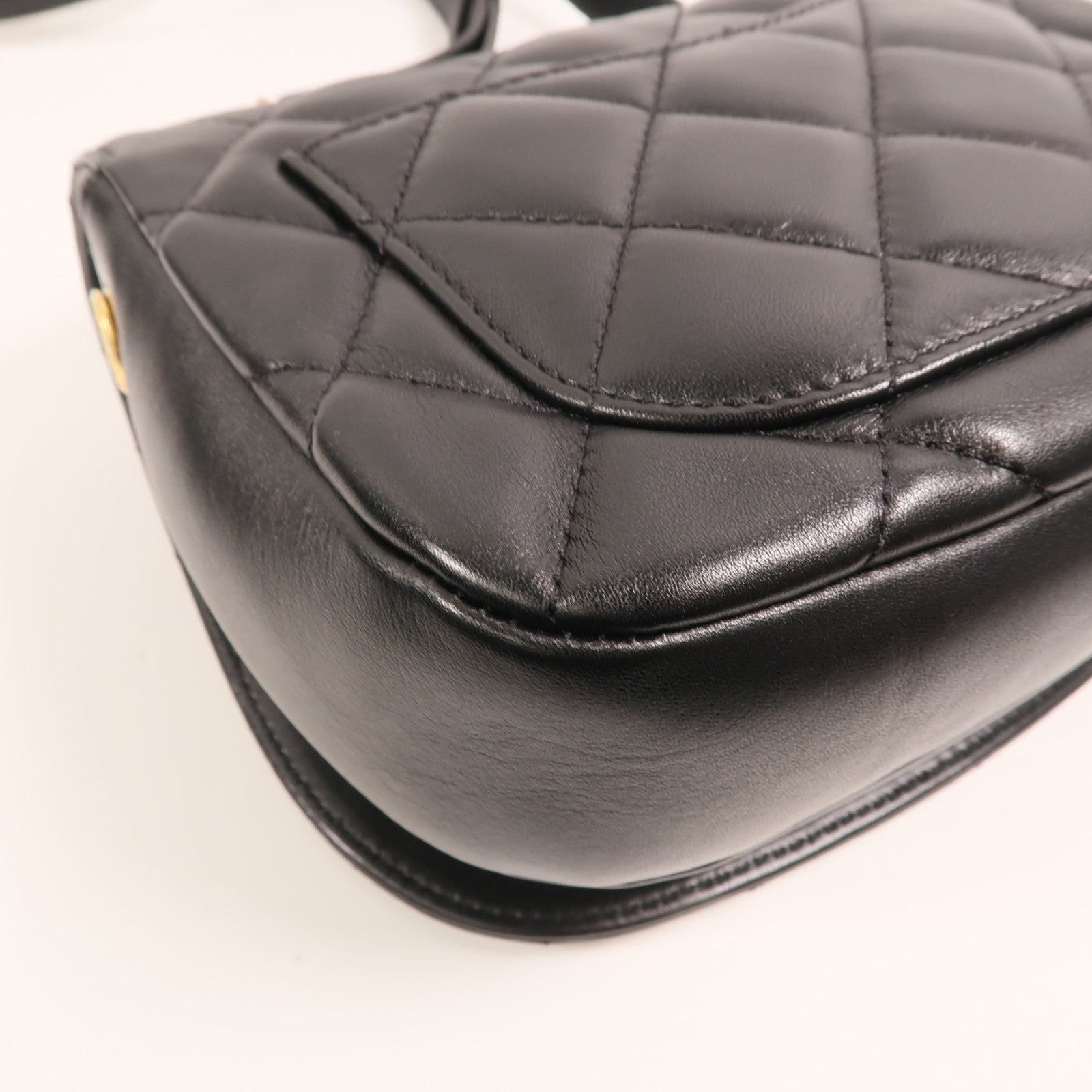 CHANEL 牛皮皮革Chain Shoulder金扣鏈帶肩背袋