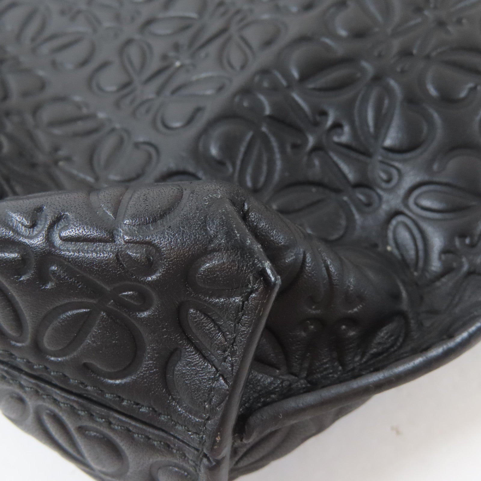 LOEWE 牛皮皮革Pouch銀扣小袋黑色