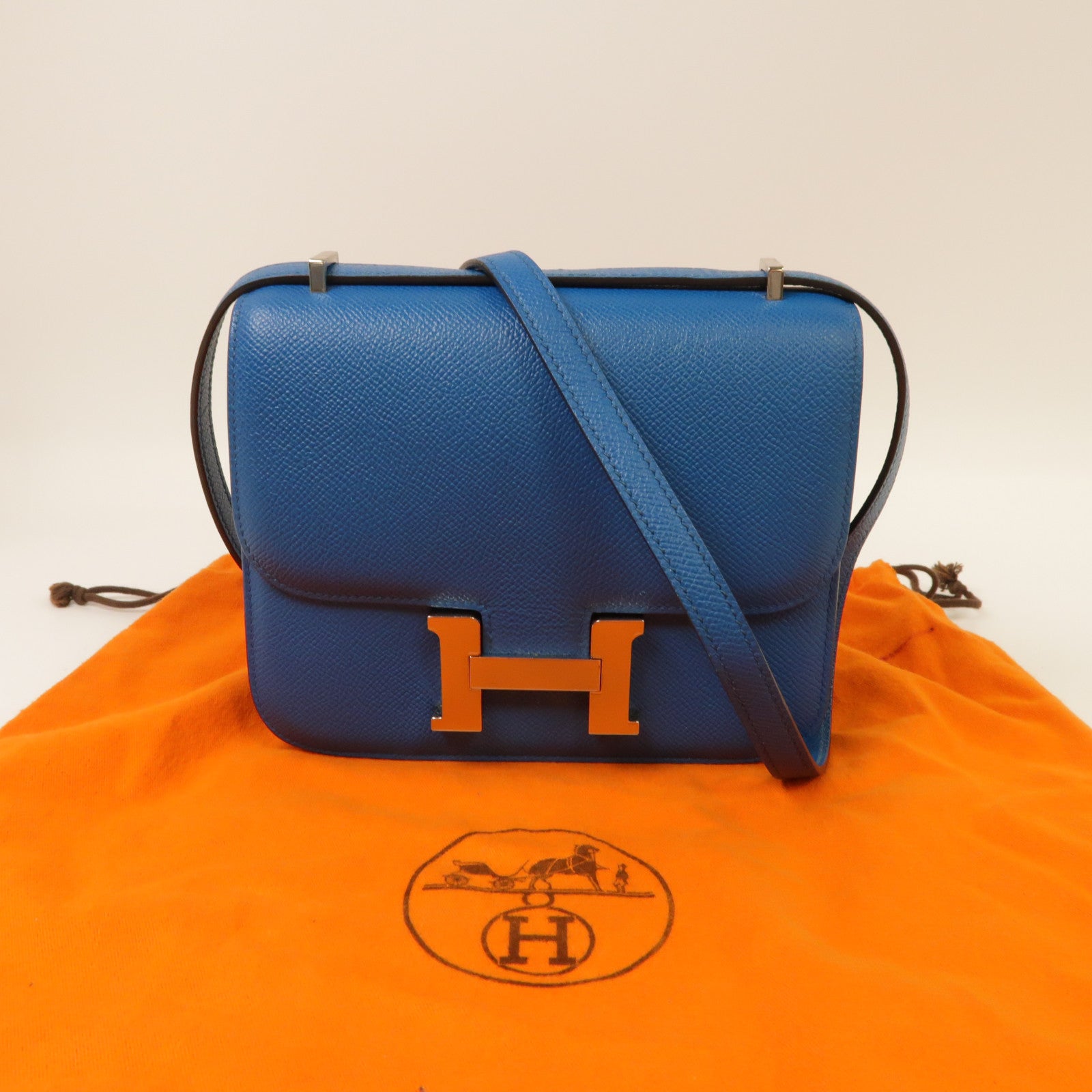 HERMES 【激減優惠】Epsom皮革Constance Mini銀扣肩背袋伊茲密爾藍色