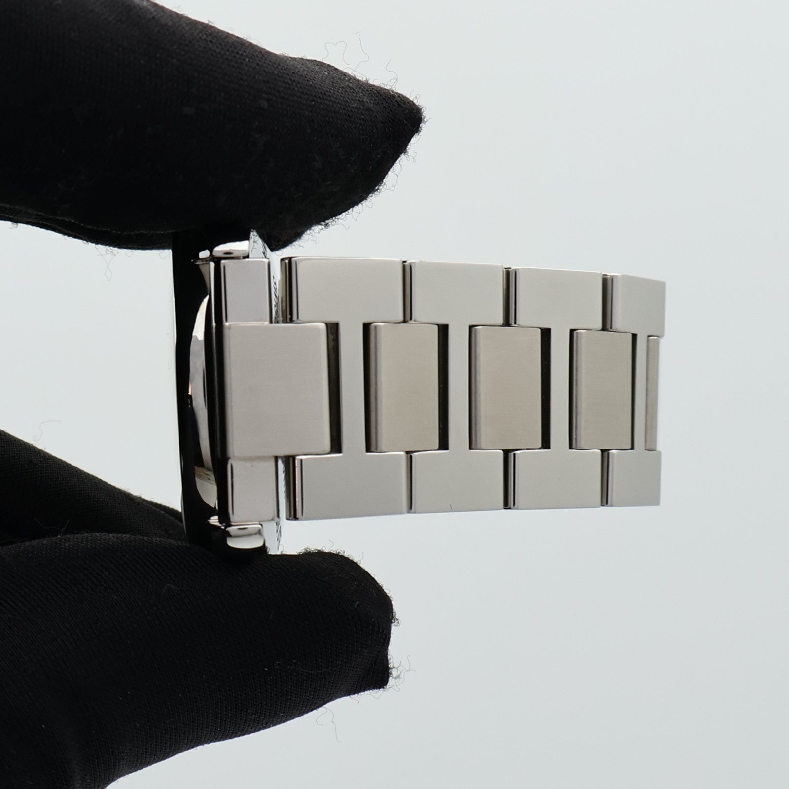 CARTIER Round Solo WSRN0012