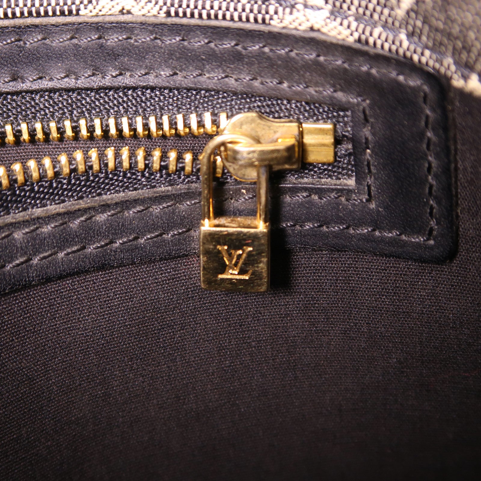 LOUIS VUITTON Monogram Mini Marie Kate金扣肩背袋