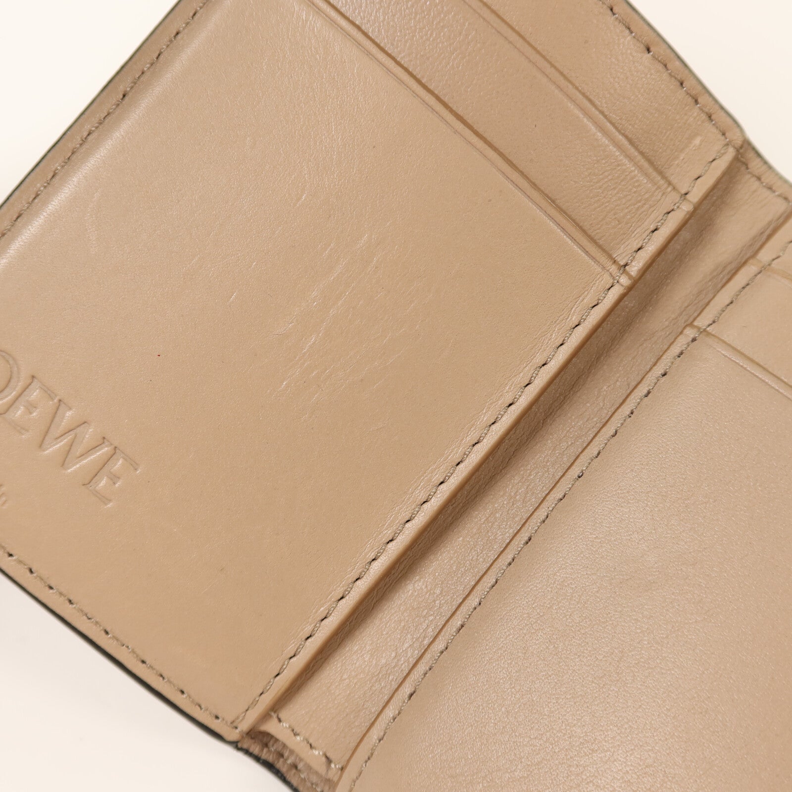 LOEWE 牛皮皮革Wallet銀扣錢包