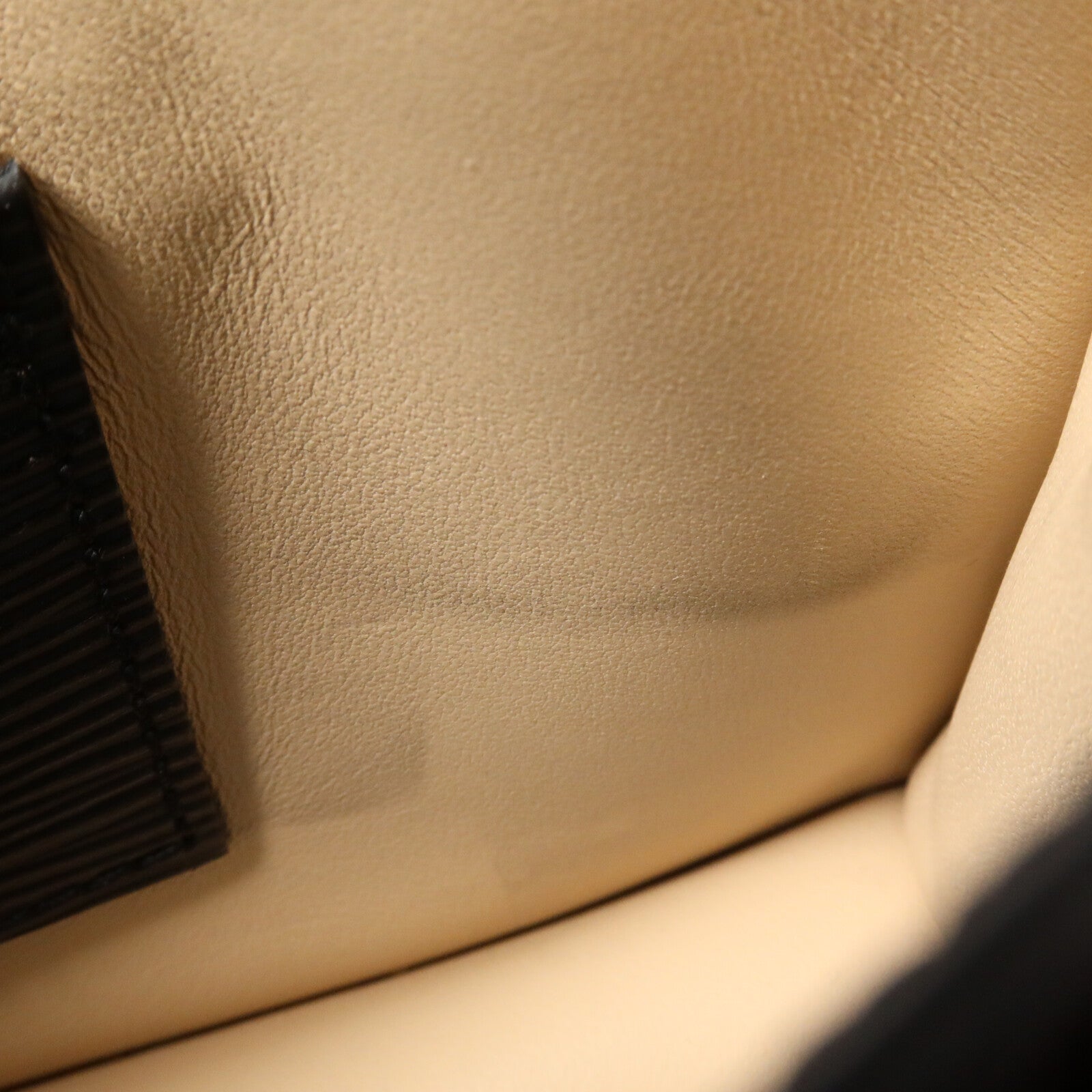LOUIS VUITTON Epi Trunk Clutch鏈帶肩背袋