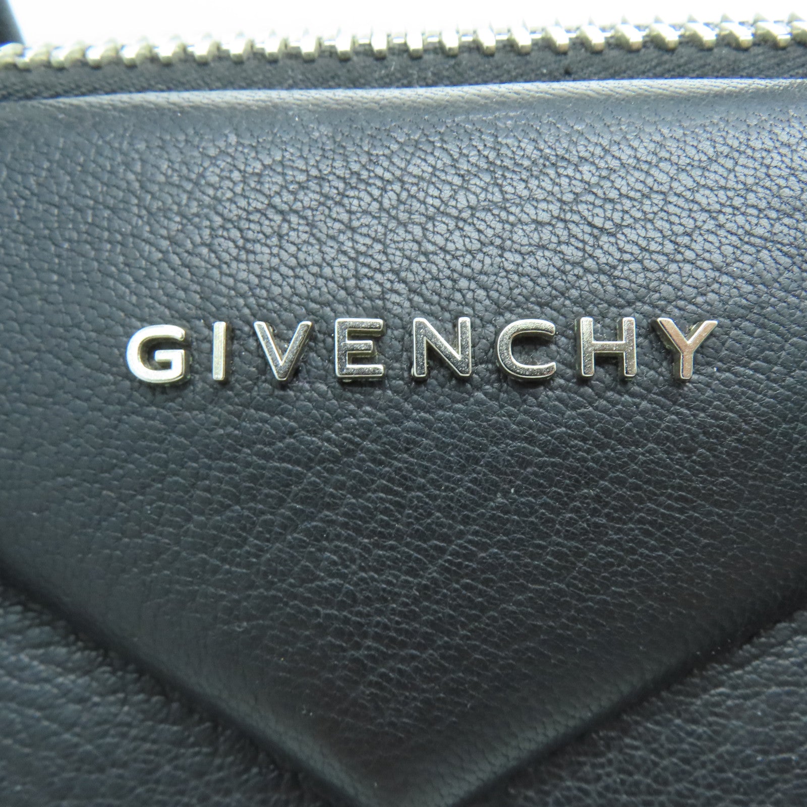 GIVENCHY 牛皮皮革Antigona Bag银扣手挽肩背两用袋黑色