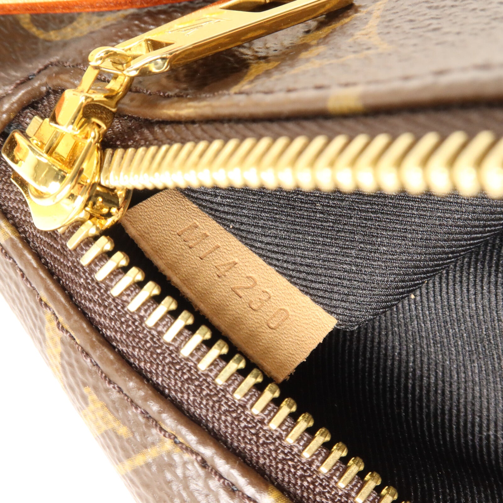 LOUIS VUITTON Monogram Bum Bag腰包