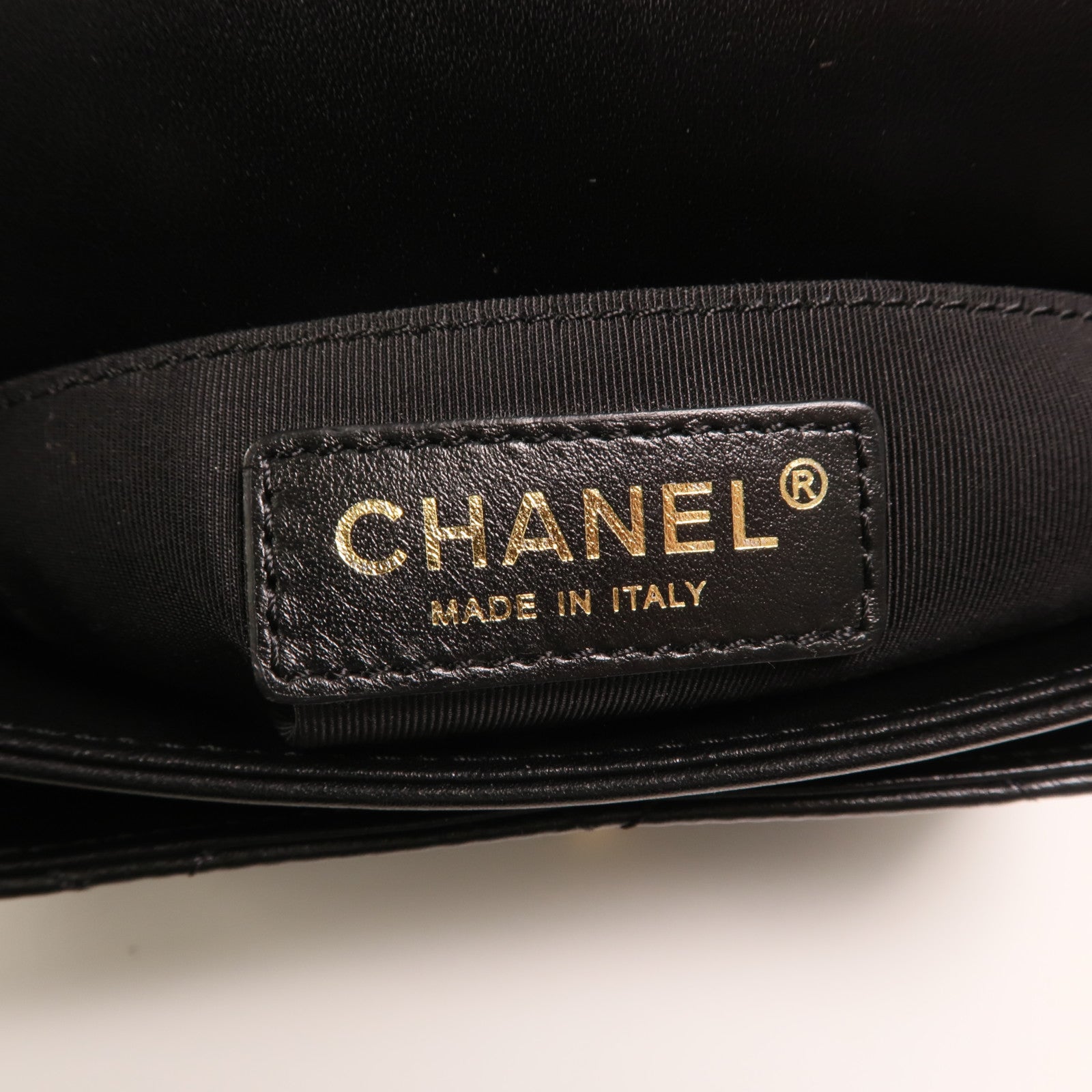CHANEL 牛皮皮革Chain Shoulder金扣鏈帶肩背袋