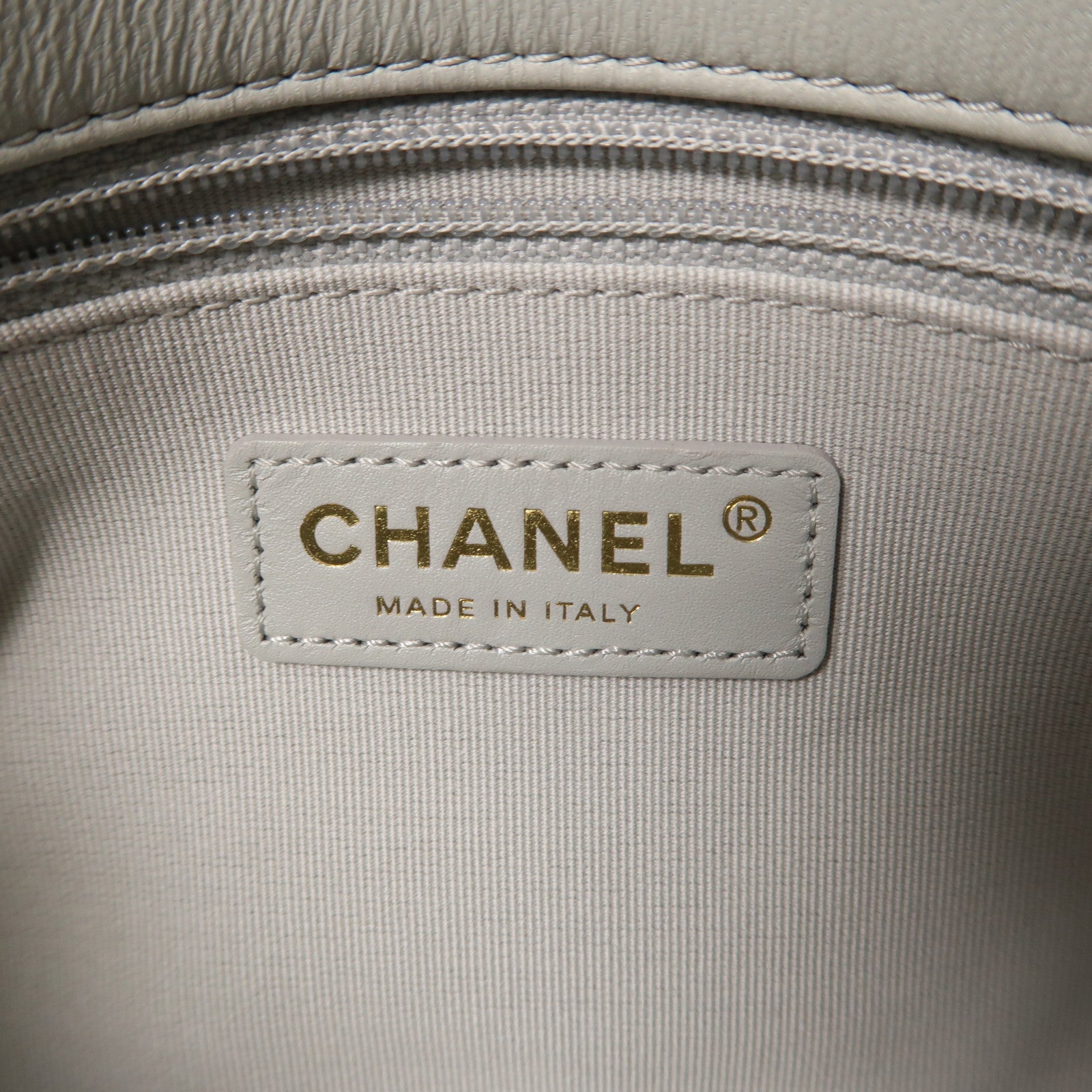 CHANEL 牛皮皮革Chain Shoulder金扣鏈帶肩背袋