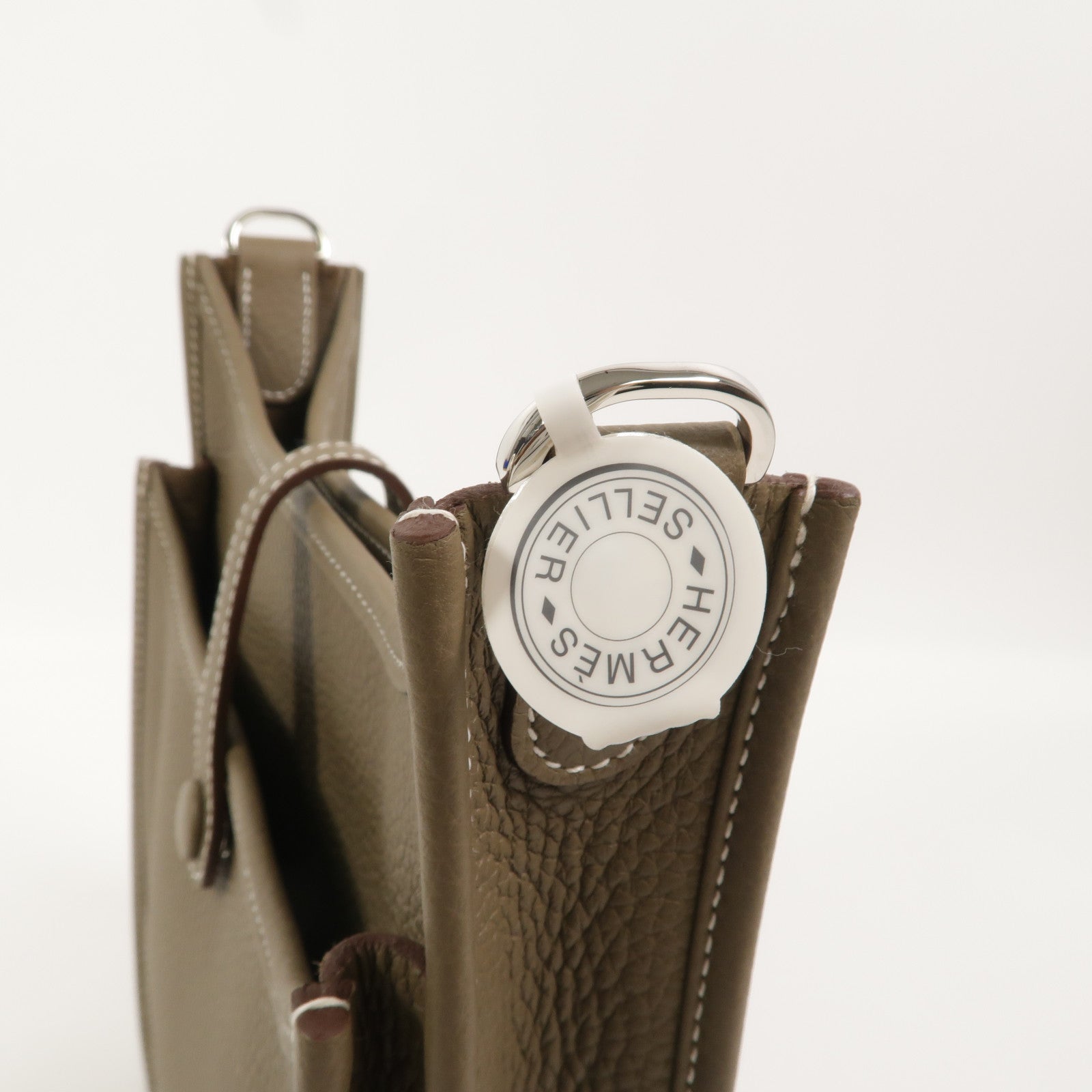 HERMES Clemence皮革Evelyne 23肩背袋Etoupe