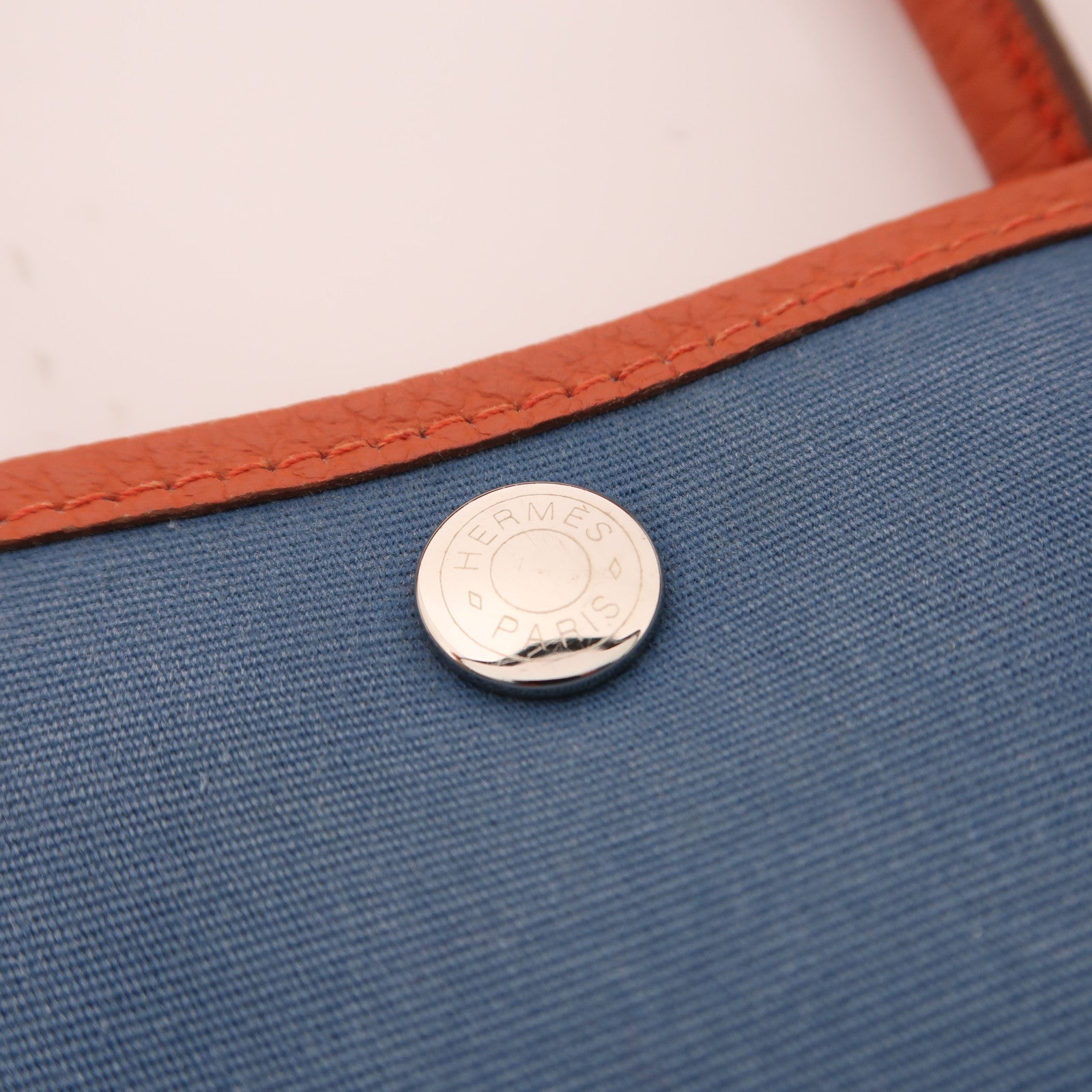 HERMES 【激減優惠】帆布Garden Party TPM銀扣手挽袋Bleu Outremer/Capucine
