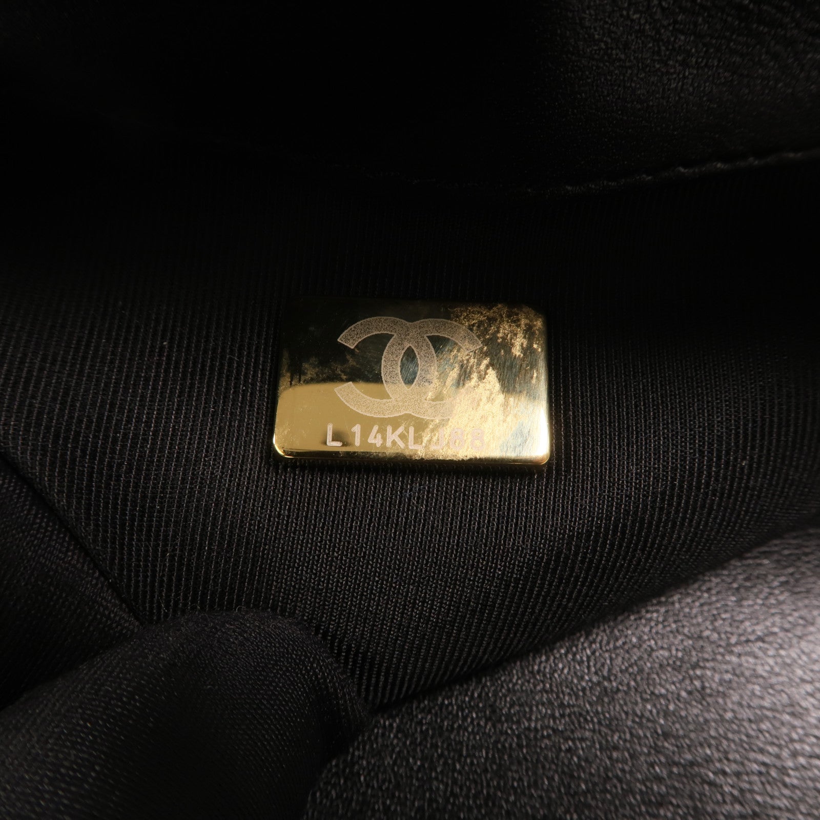 CHANEL 牛皮皮革Chain Shoulder金扣鏈帶肩背袋