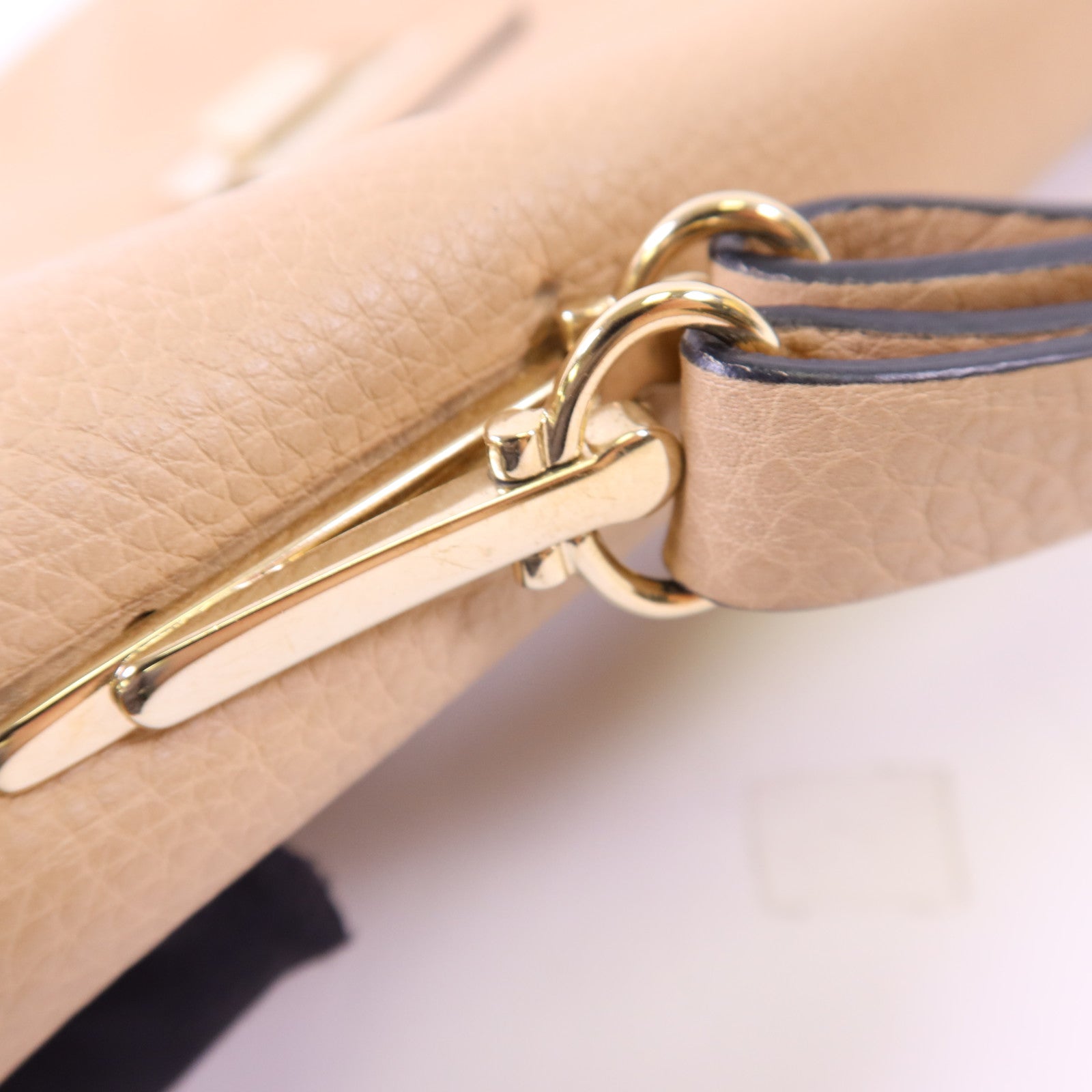 Valentino 【激減優惠】牛皮皮革Shoulder Bag金扣肩背袋
