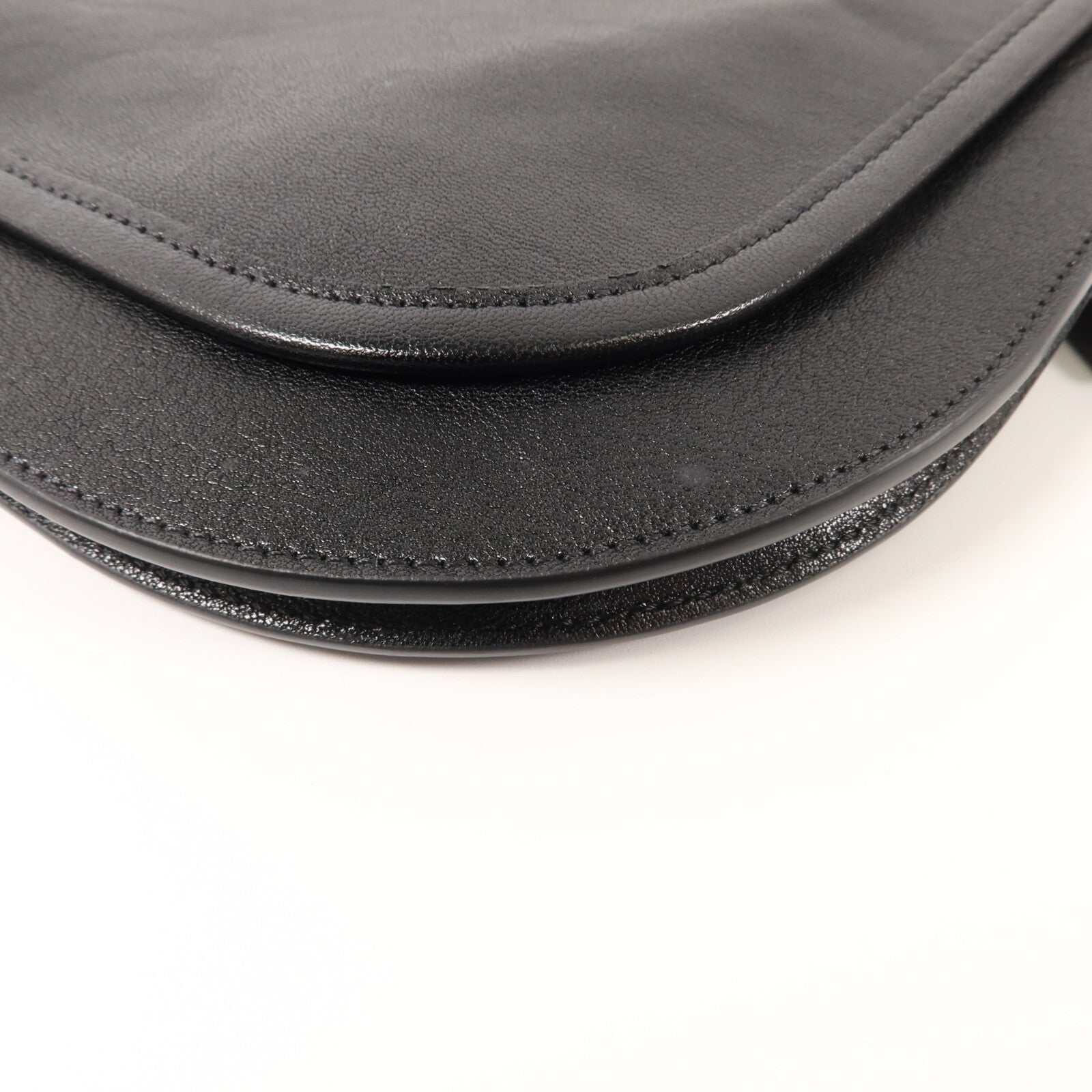 CELINE 牛皮皮革Soft Triomphe Besace肩背袋