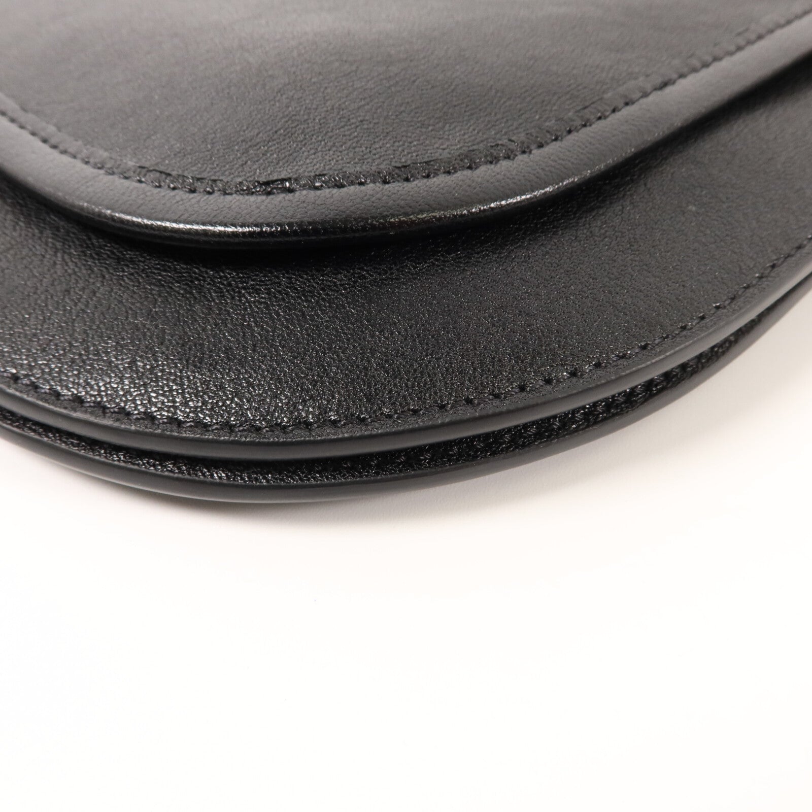 CELINE 牛皮皮革Soft Triomphe Besace肩背袋