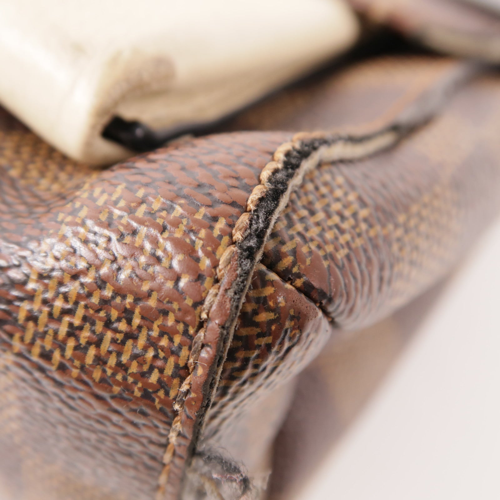 LOUIS VUITTON Damier Vavin PM金扣肩背袋