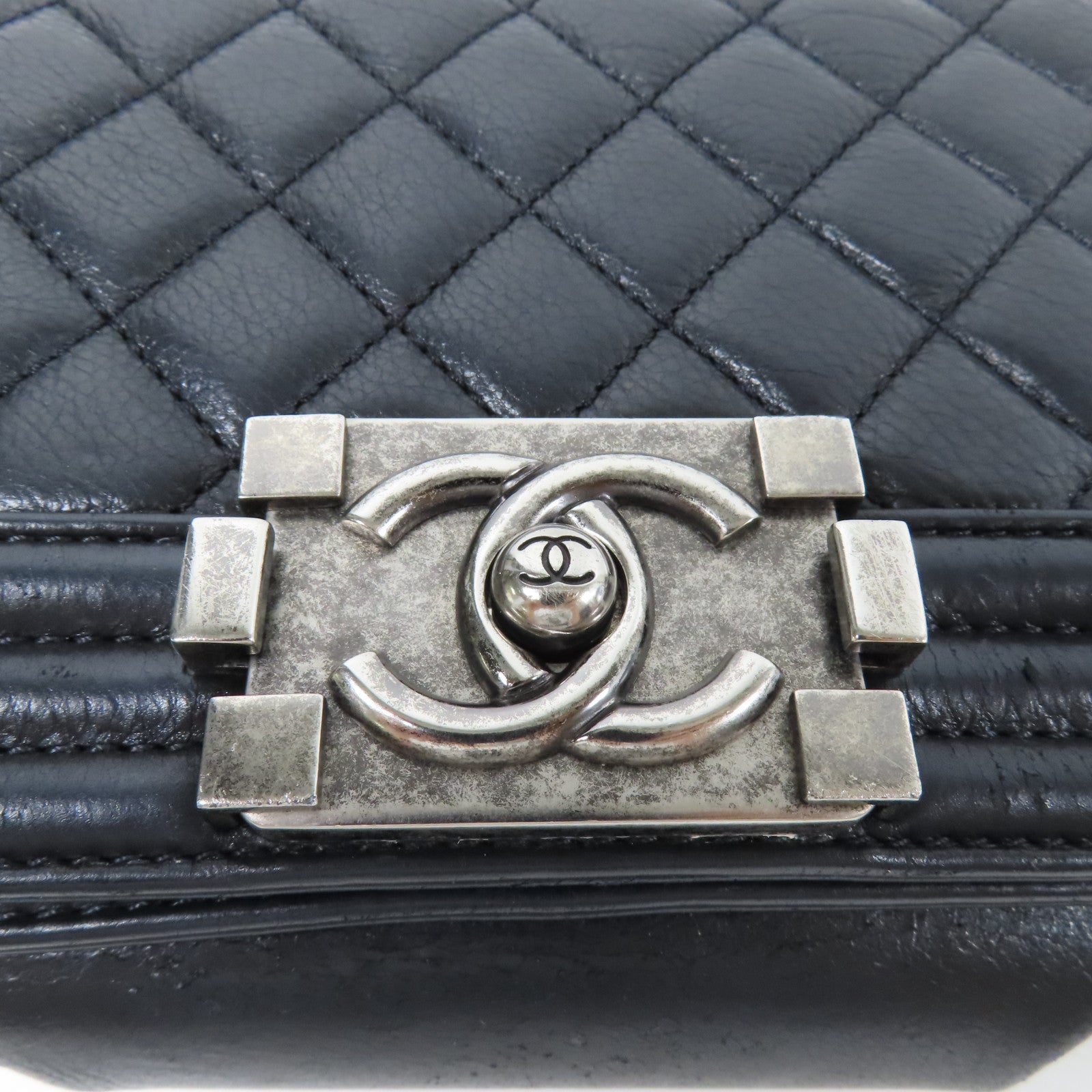 CHANEL 牛皮皮革Boy 20鏈帶肩背袋