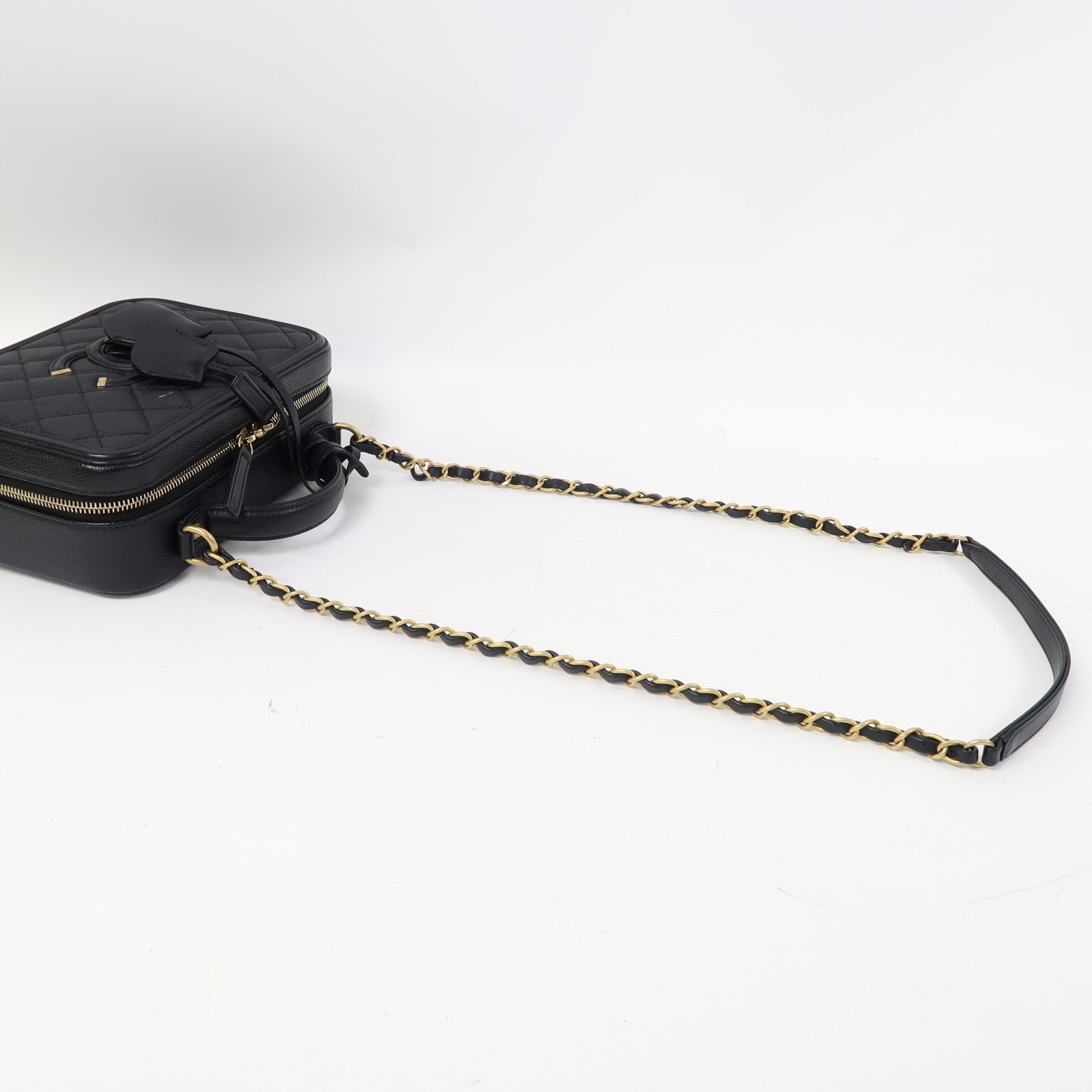 CHANEL 菱格Caviar皮革Vanity Case金扣鏈帶肩背袋黑色