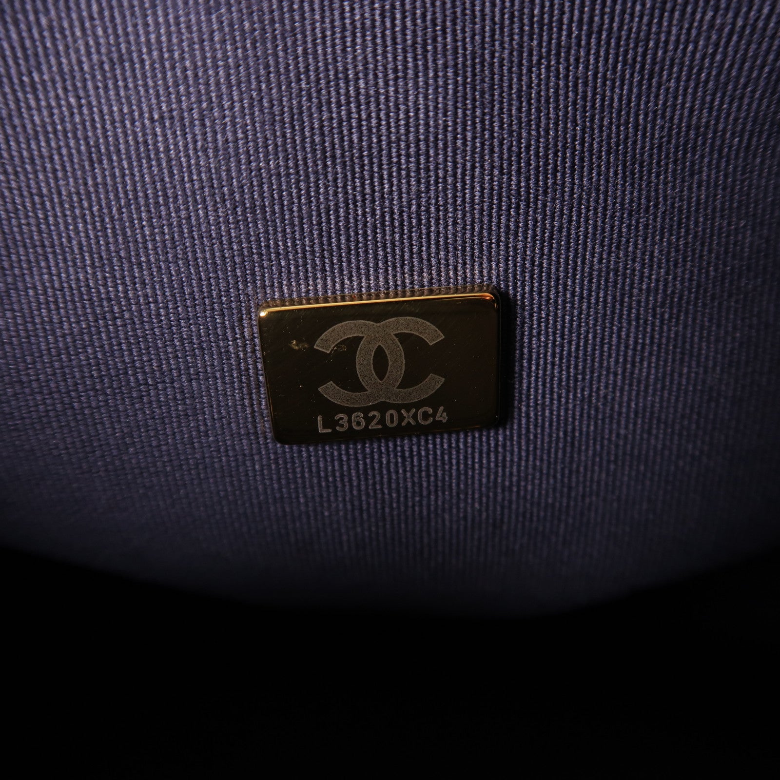 CHANEL 牛皮皮革Hobo Bag金扣鏈帶肩背袋紫色