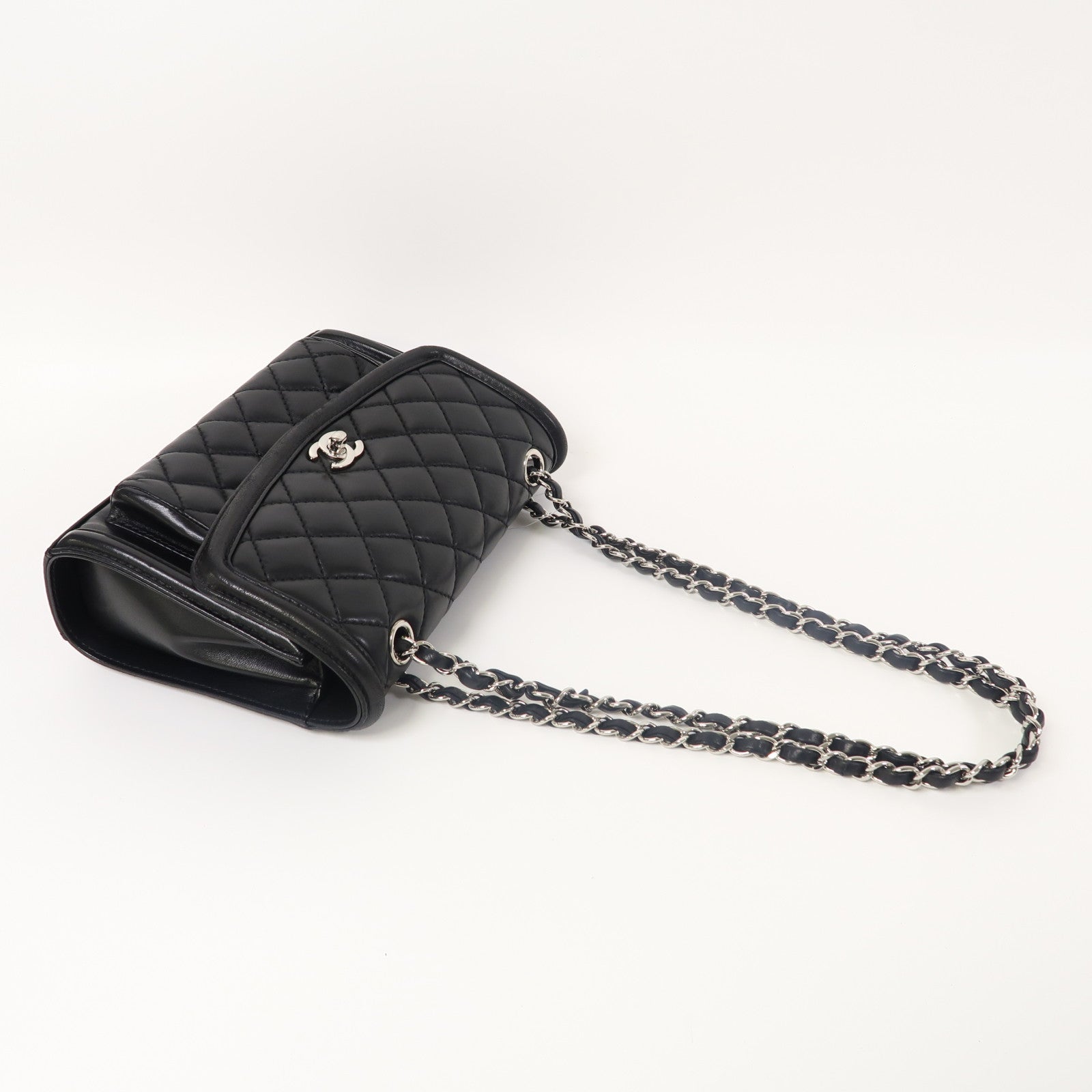 CHANEL 菱格羊皮皮革Chain Shoulder銀扣鏈帶肩背袋黑色