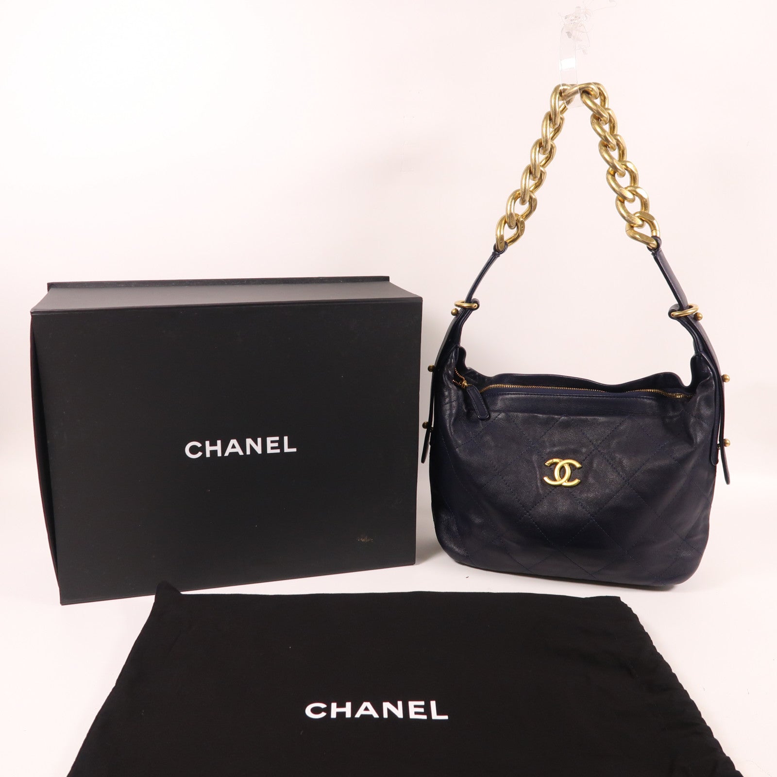 CHANEL 牛皮皮革Hobo Bag金扣鏈帶肩背袋紫色
