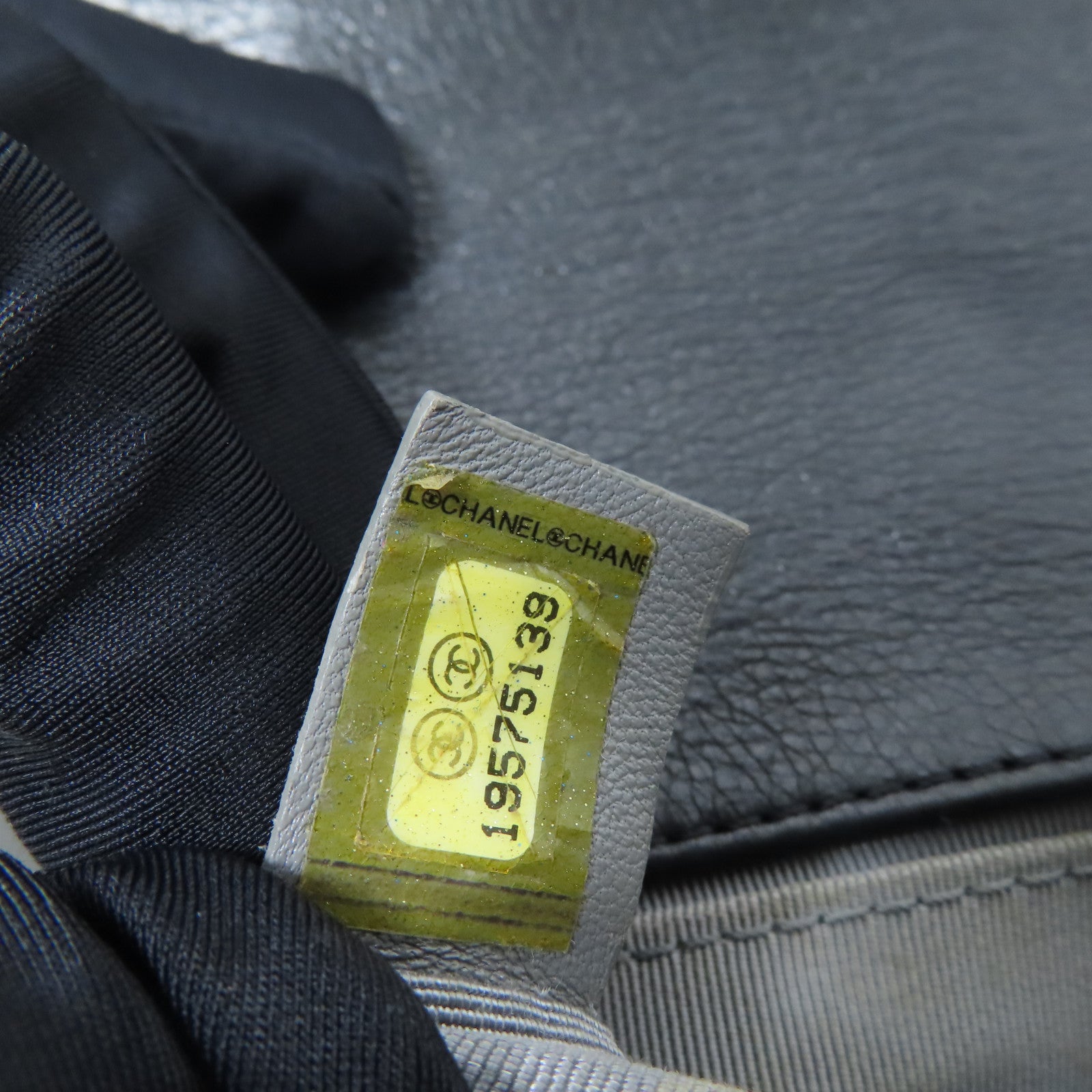 CHANEL 牛皮皮革Boy 20鏈帶肩背袋