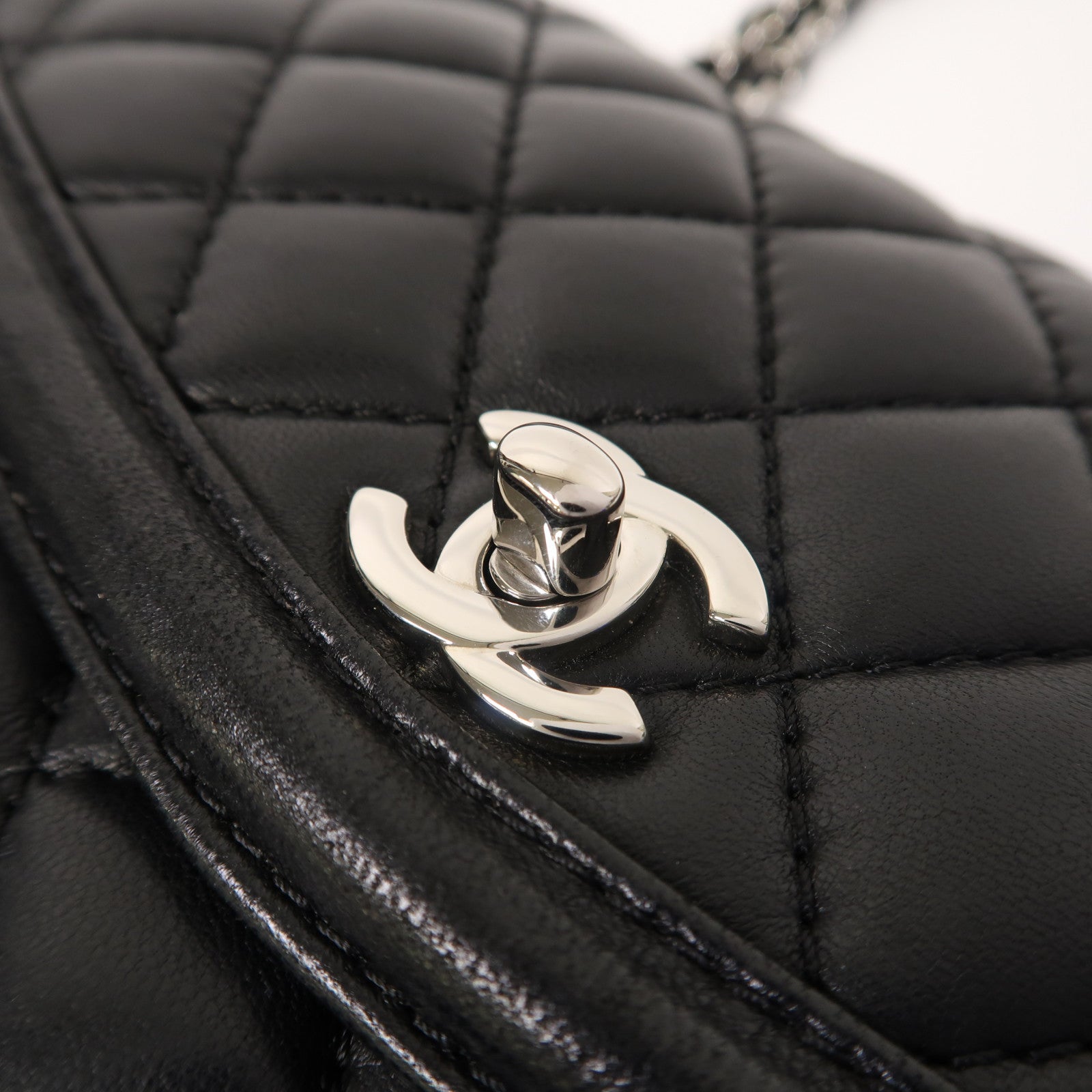 CHANEL 菱格羊皮皮革Chain Shoulder銀扣鏈帶肩背袋黑色