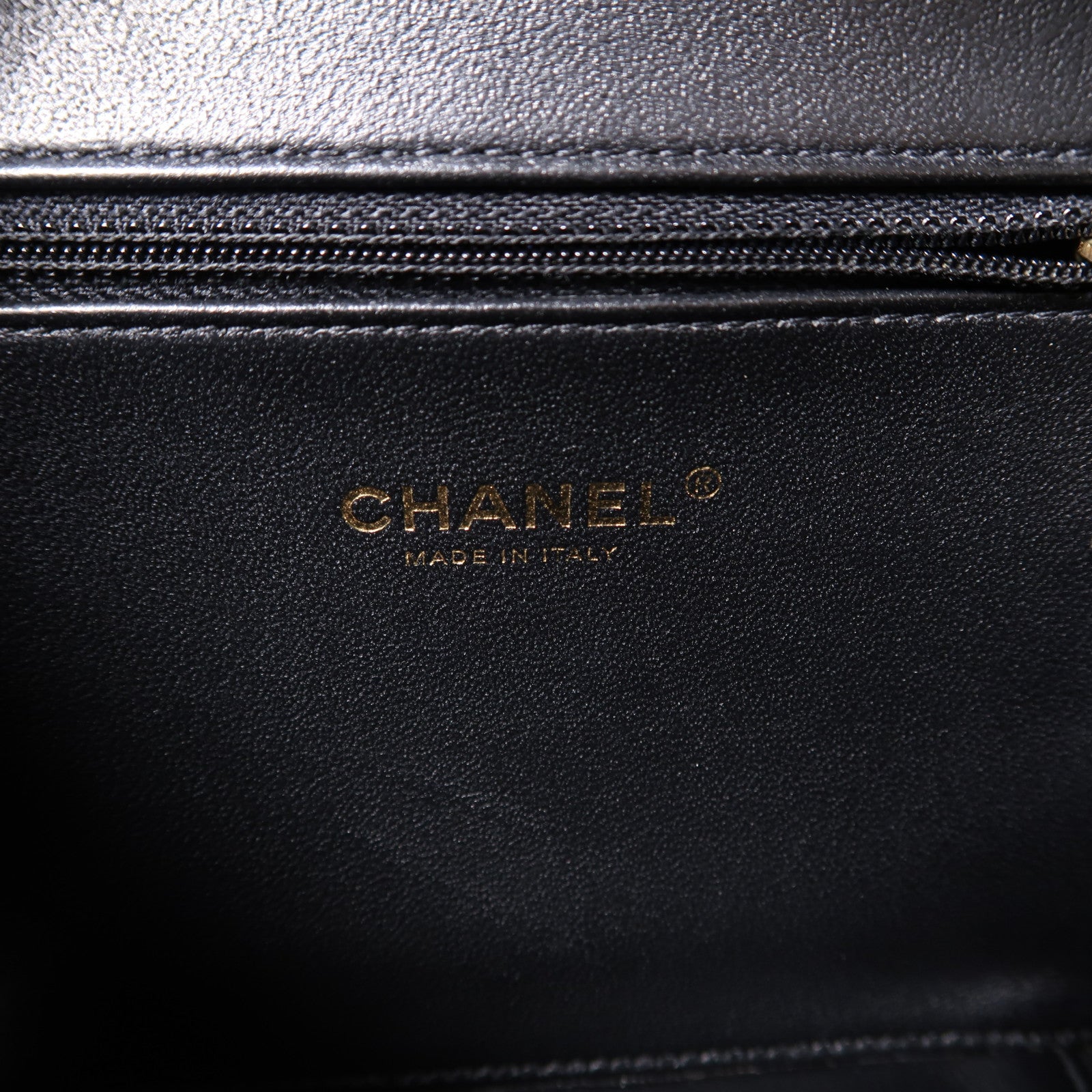 CHANEL 菱格Caviar皮革Vanity Case金扣鏈帶肩背袋黑色