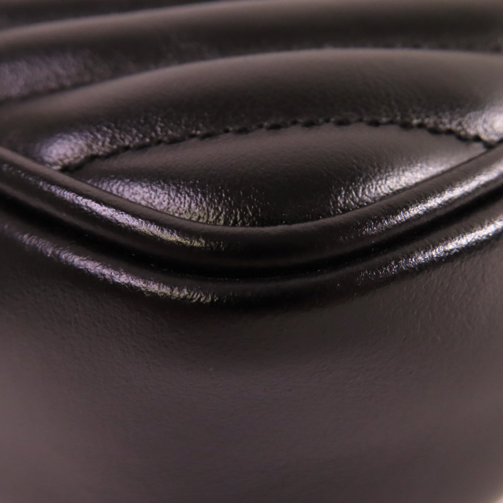 YVES SAINT LAURENT 牛皮皮革Lou Belt Bag金扣腰包黑色