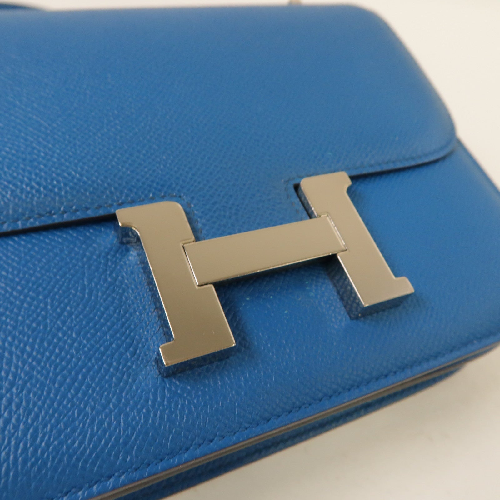 HERMES 【激減優惠】Epsom皮革Constance Mini銀扣肩背袋伊茲密爾藍色