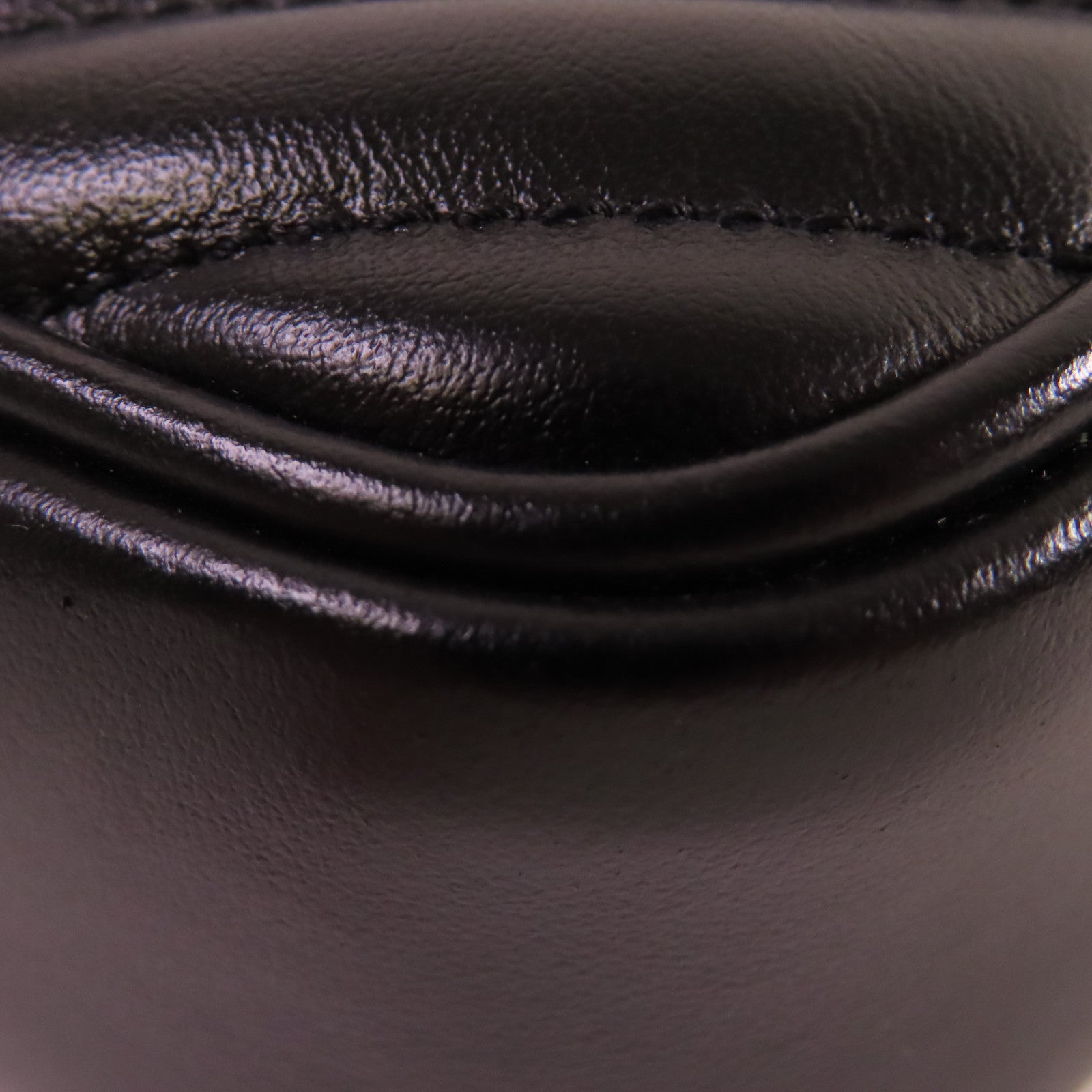 YVES SAINT LAURENT 牛皮皮革Lou Belt Bag金扣腰包黑色