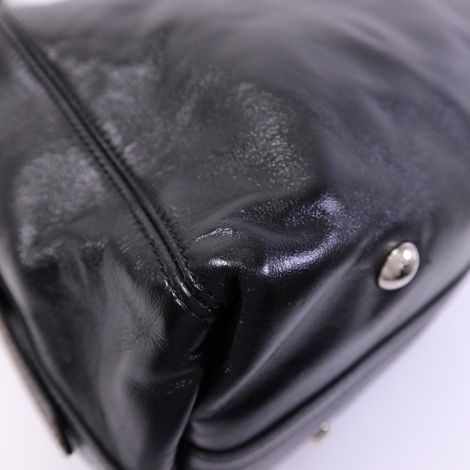 LOUIS VUITTON 羊皮皮革Carryall Vibe MM肩背袋