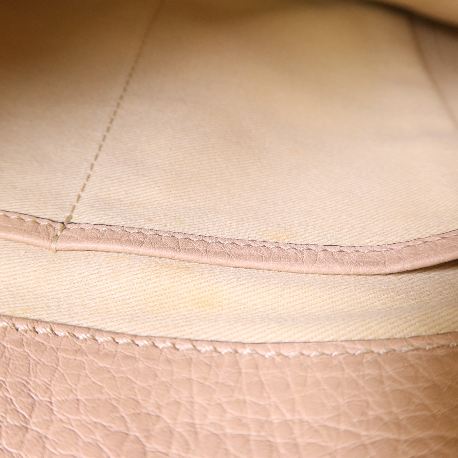 Valentino 【激減優惠】牛皮皮革Shoulder Bag金扣肩背袋