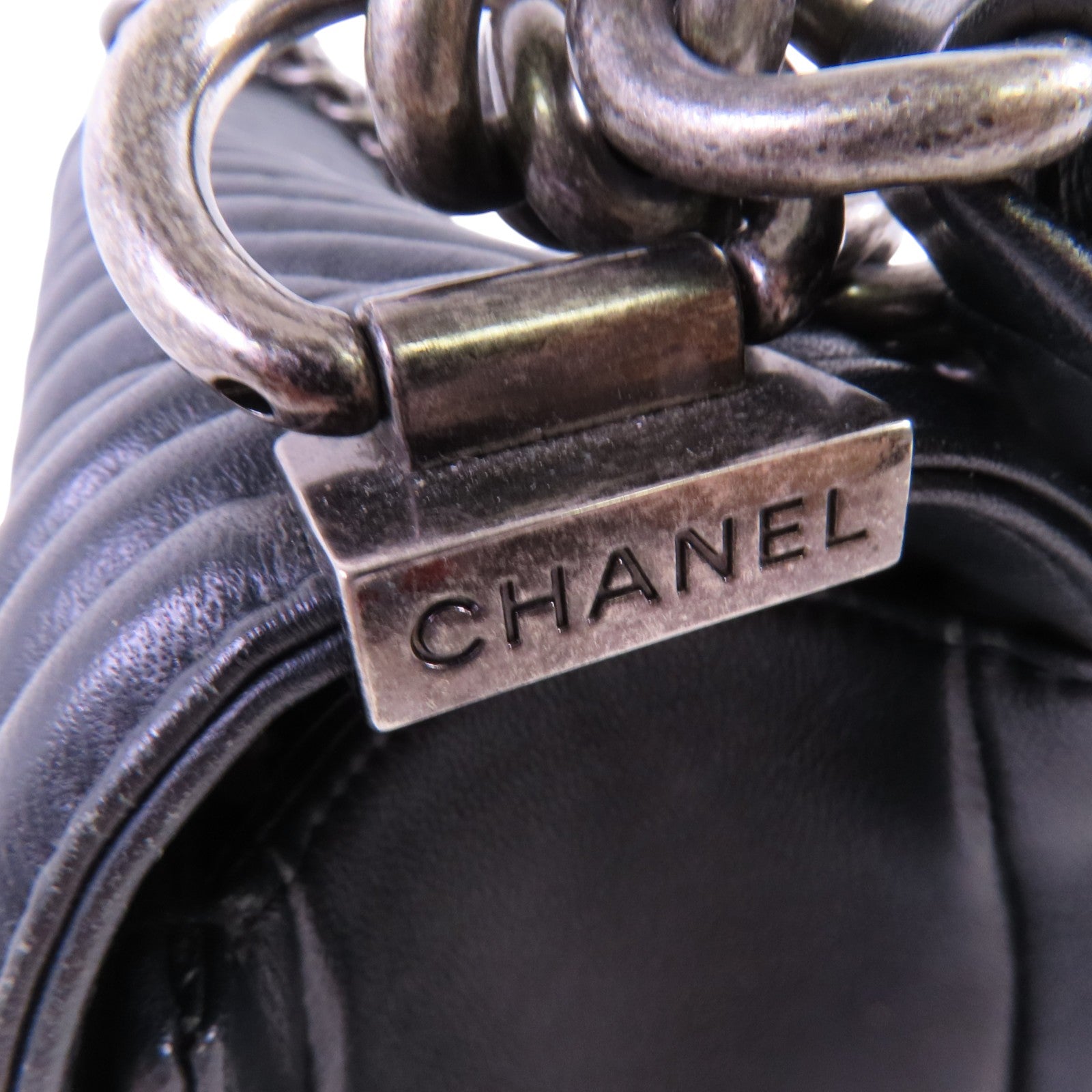 CHANEL 羊皮皮革Boy 25銀扣鏈帶肩背袋