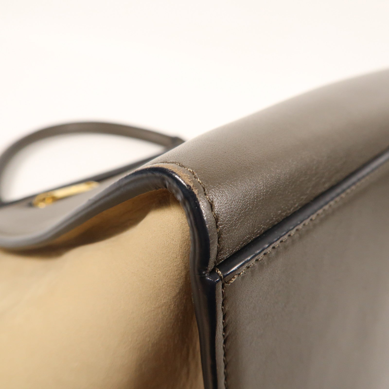 CELINE 【激減優惠】牛皮皮革Trapeze金扣手挽肩背兩用袋米色