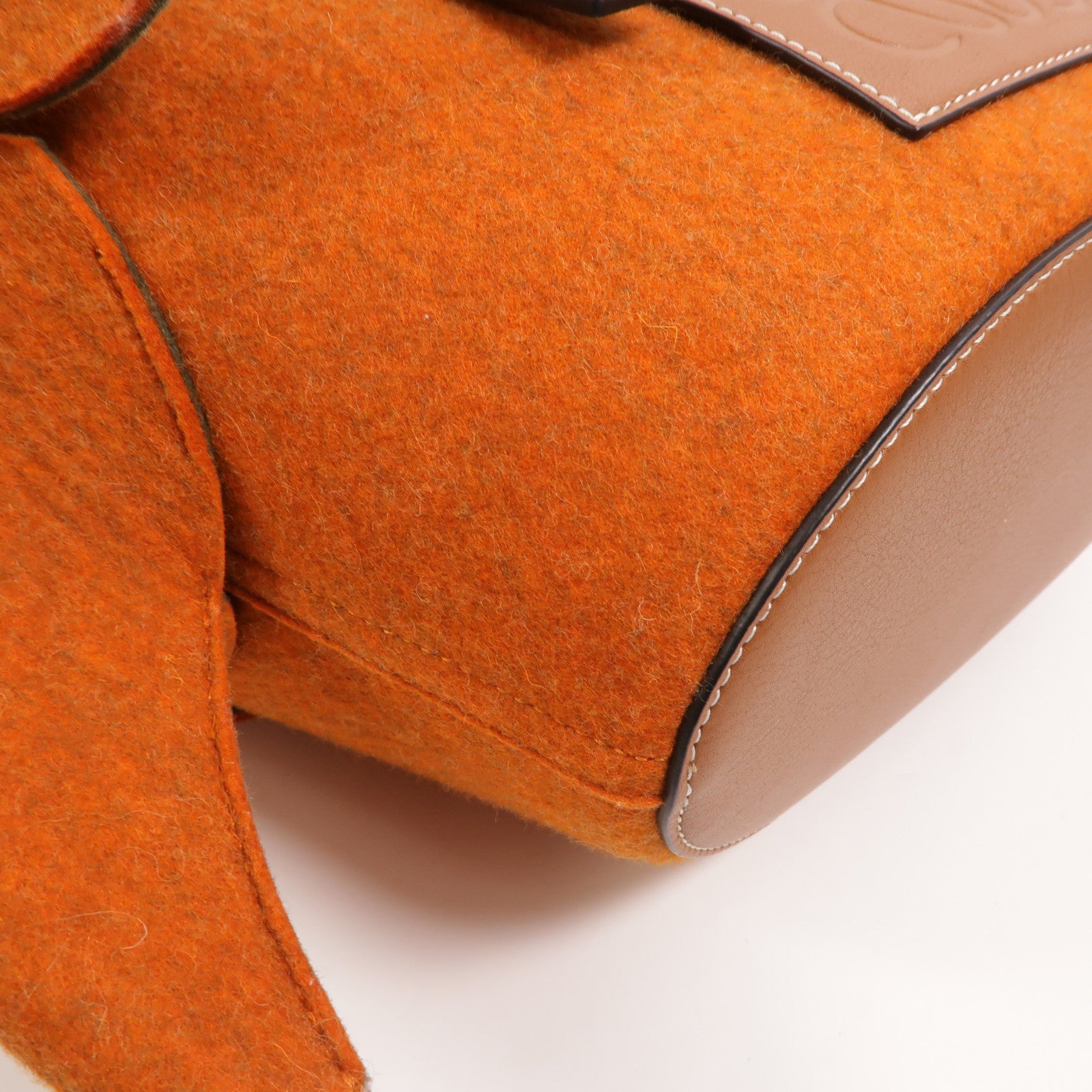 LOEWE Wool Felt/牛皮皮革Basket Small手挽袋